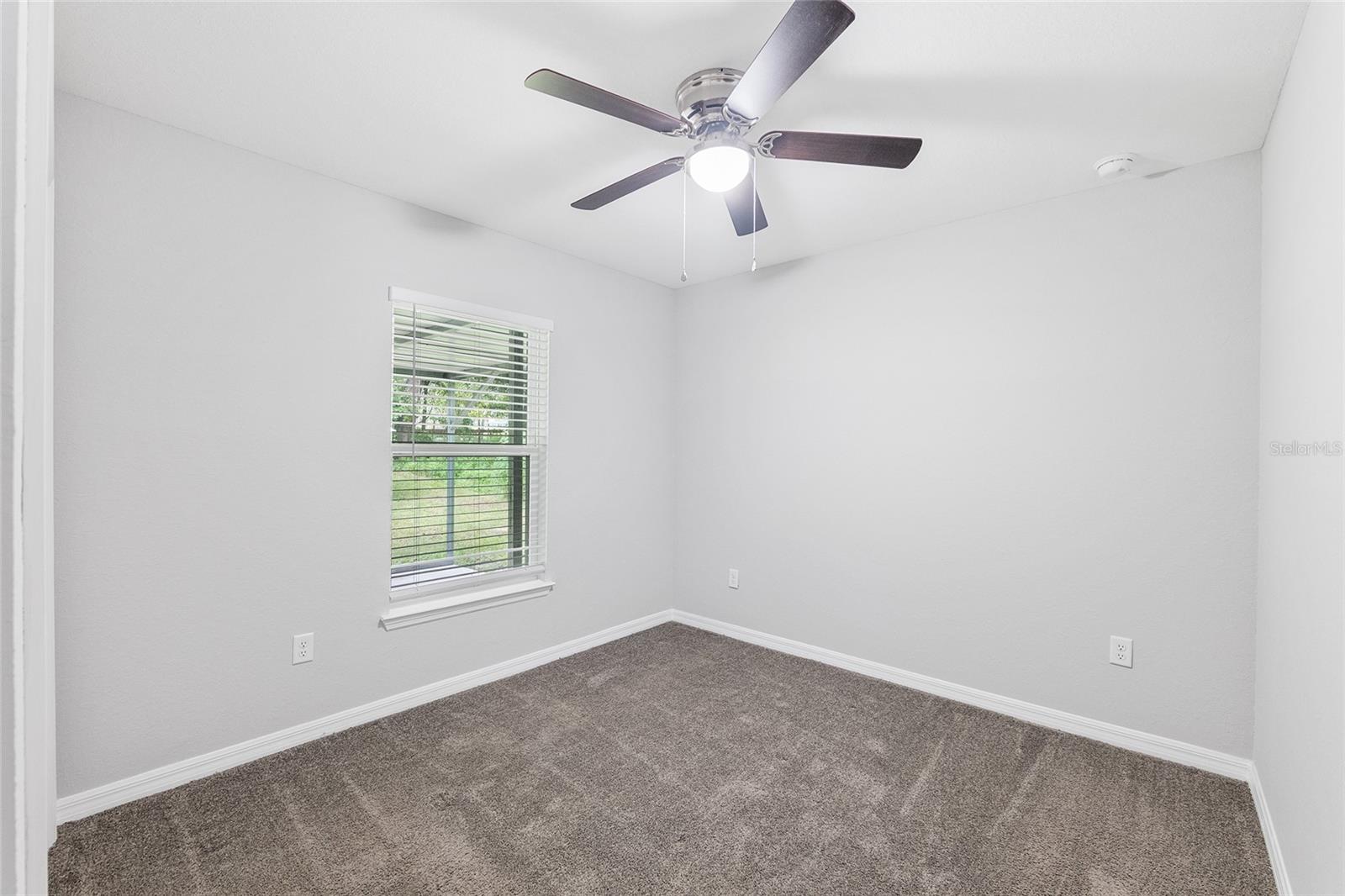 Listing photo id 32 for 14375 16th Place
