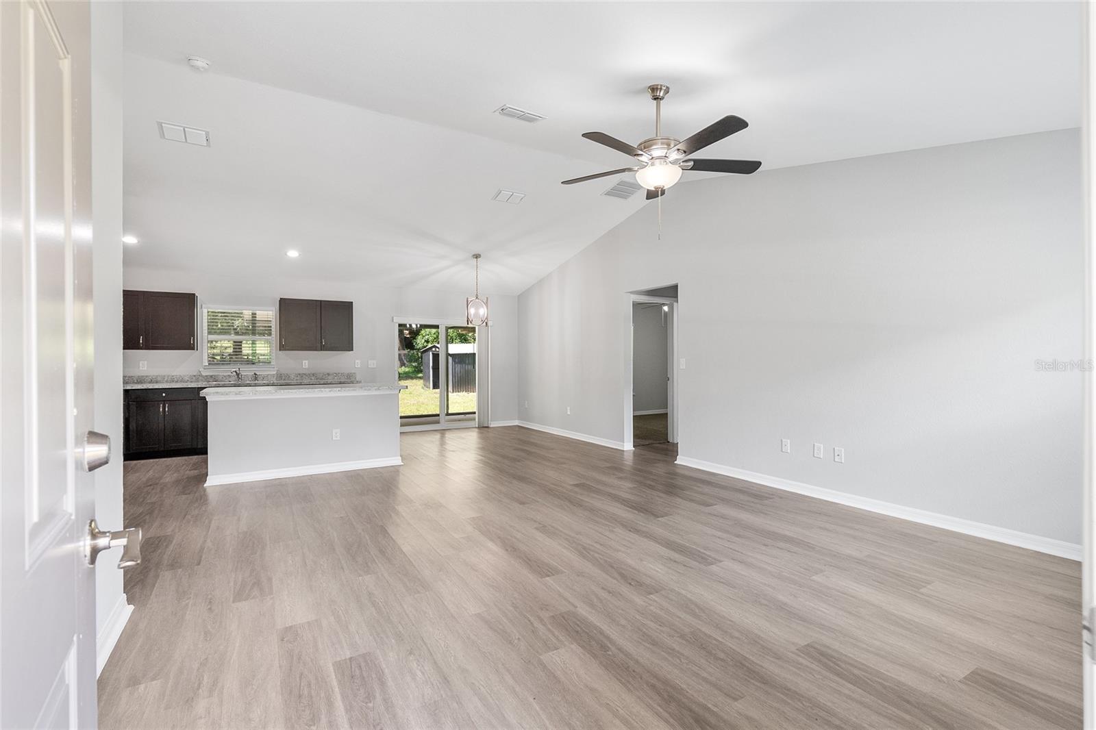 Listing photo id 6 for 14375 16th Place