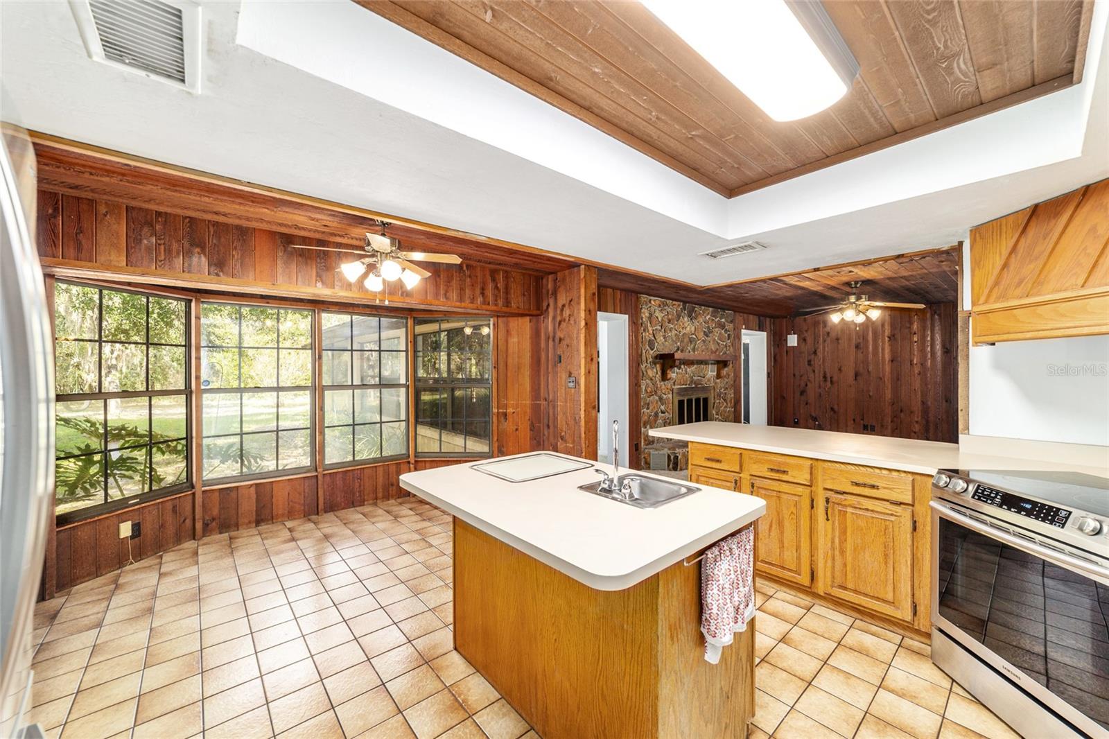 Image 36 of 98 For 2272 Grandview Avenue