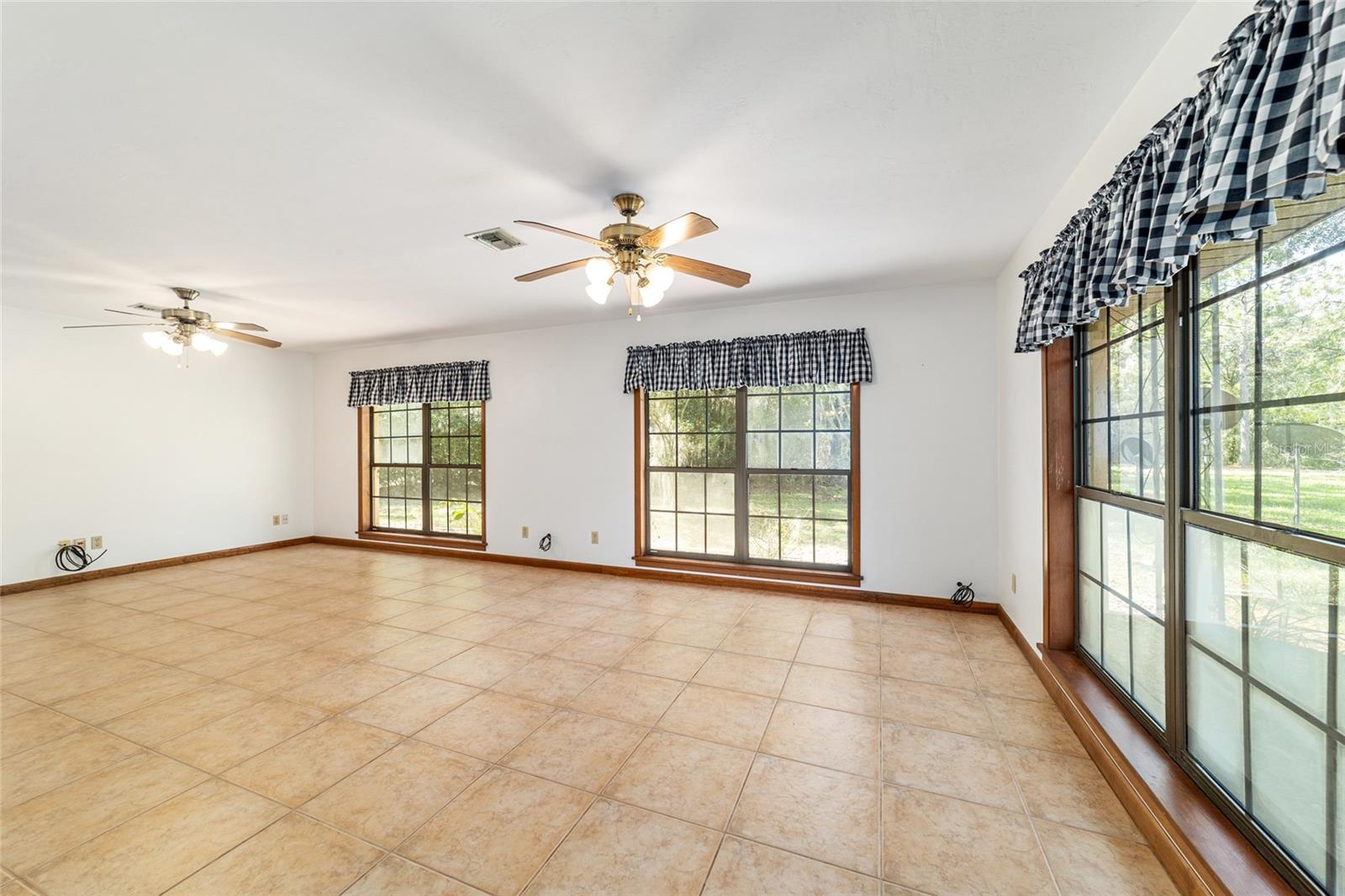 Image 40 of 98 For 2272 Grandview Avenue