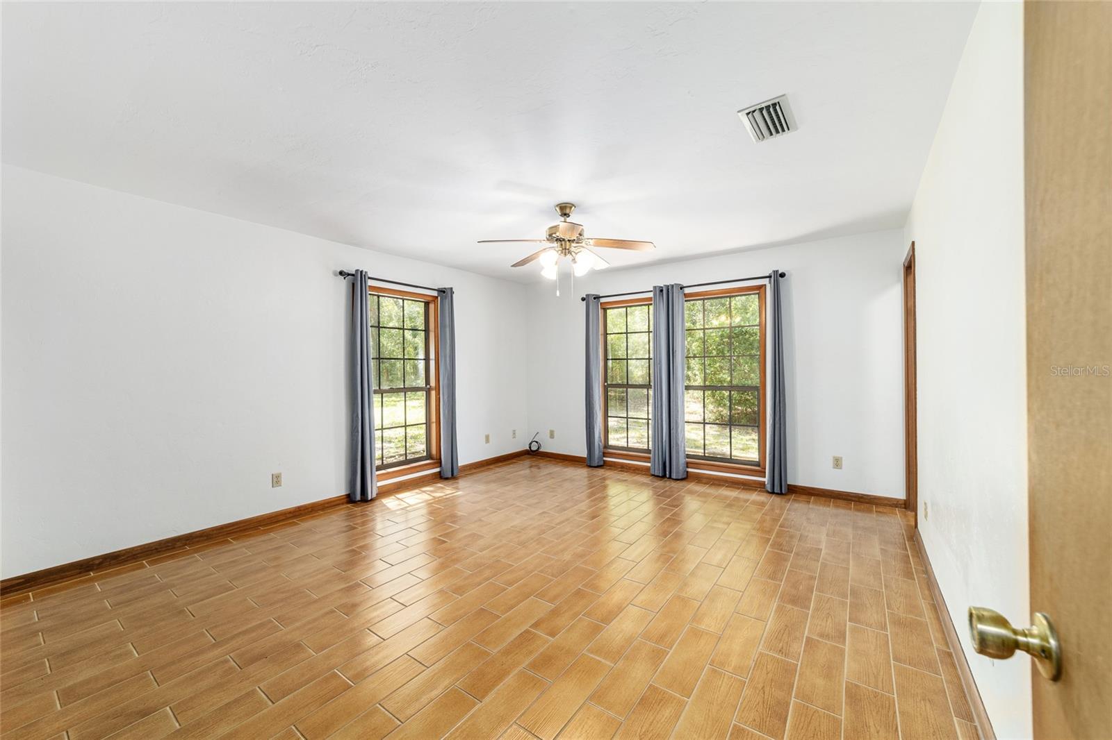Image 48 of 98 For 2272 Grandview Avenue