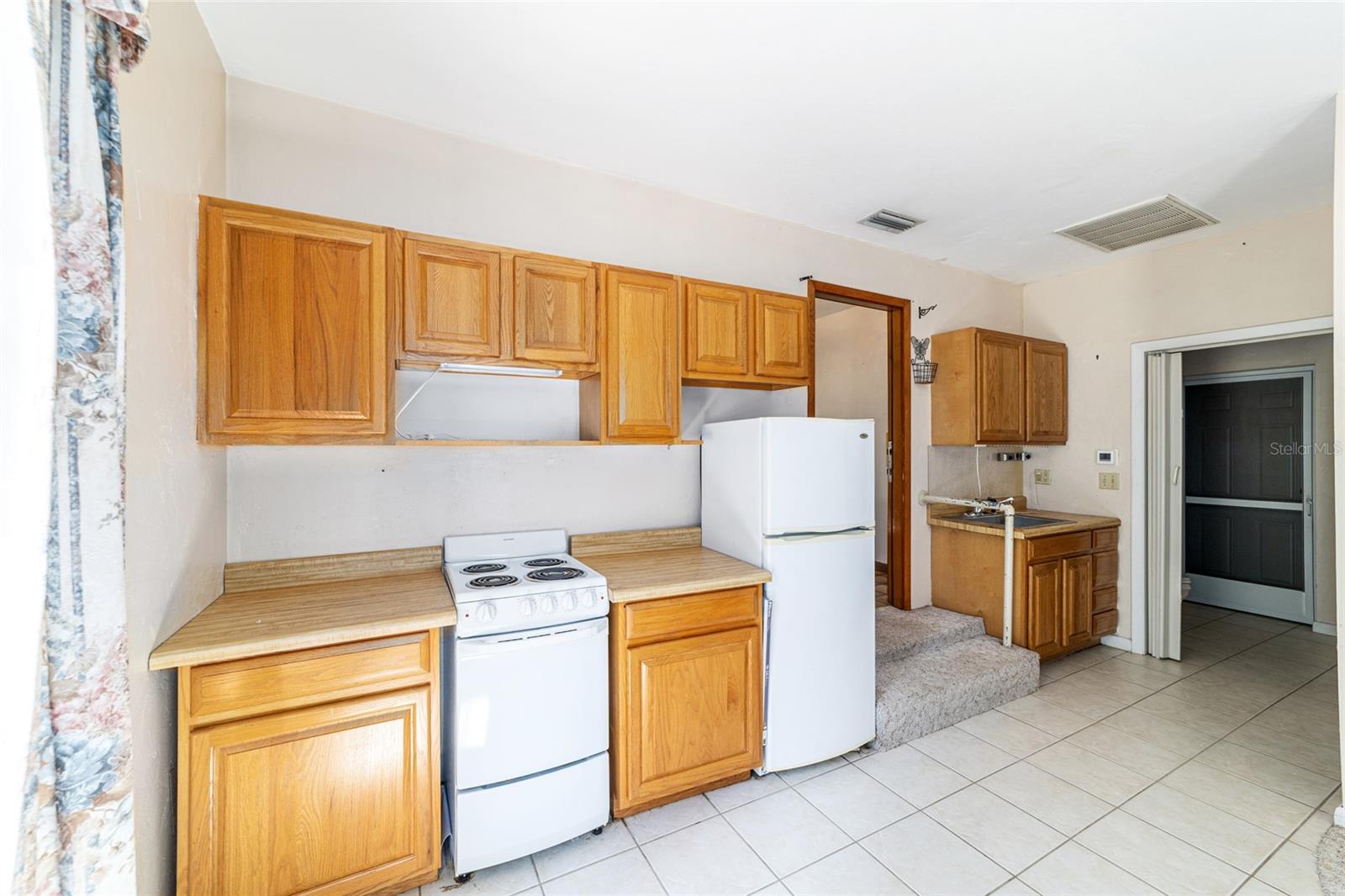 Image 69 of 98 For 2272 Grandview Avenue