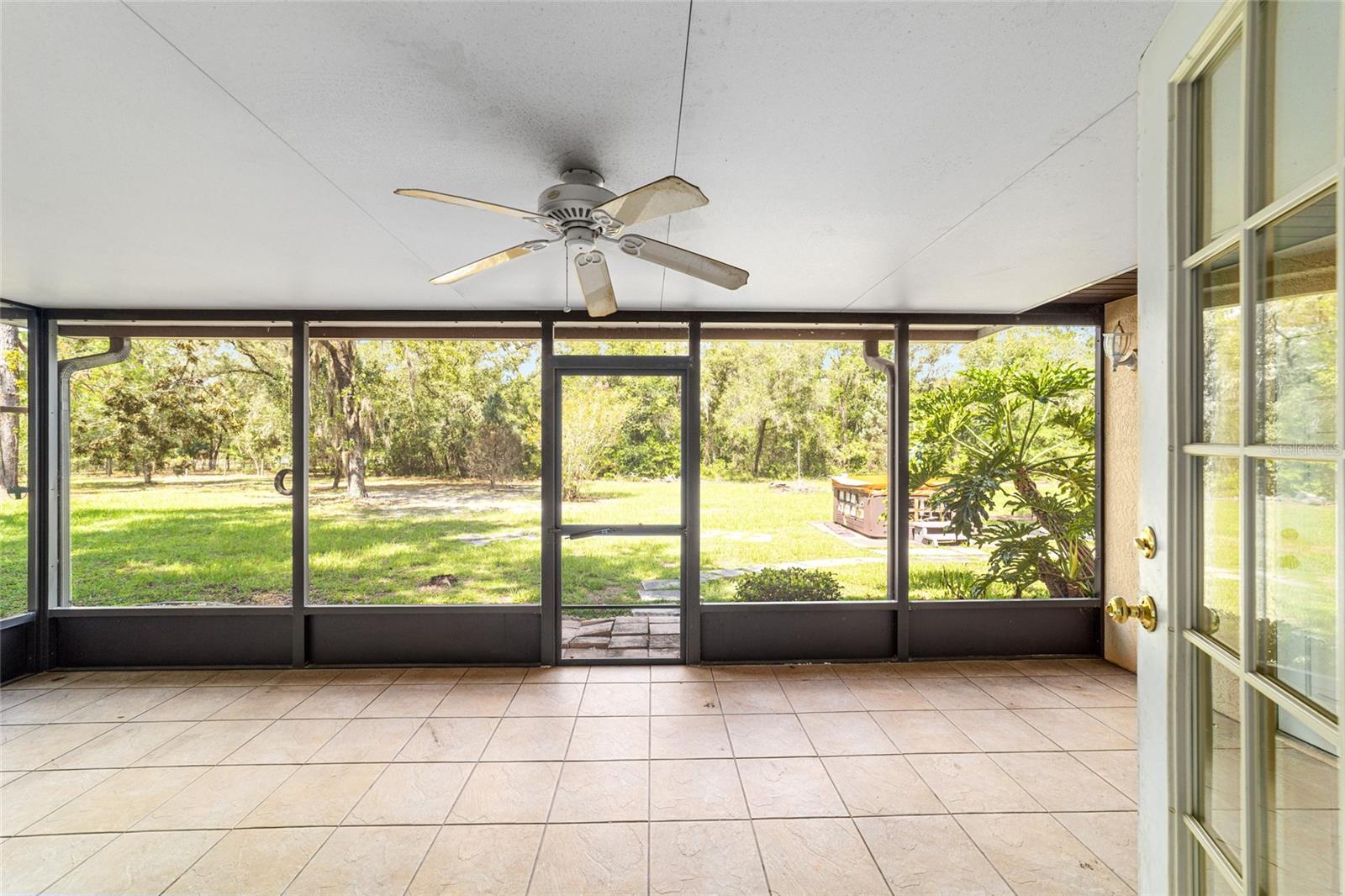 Image 76 of 98 For 2272 Grandview Avenue