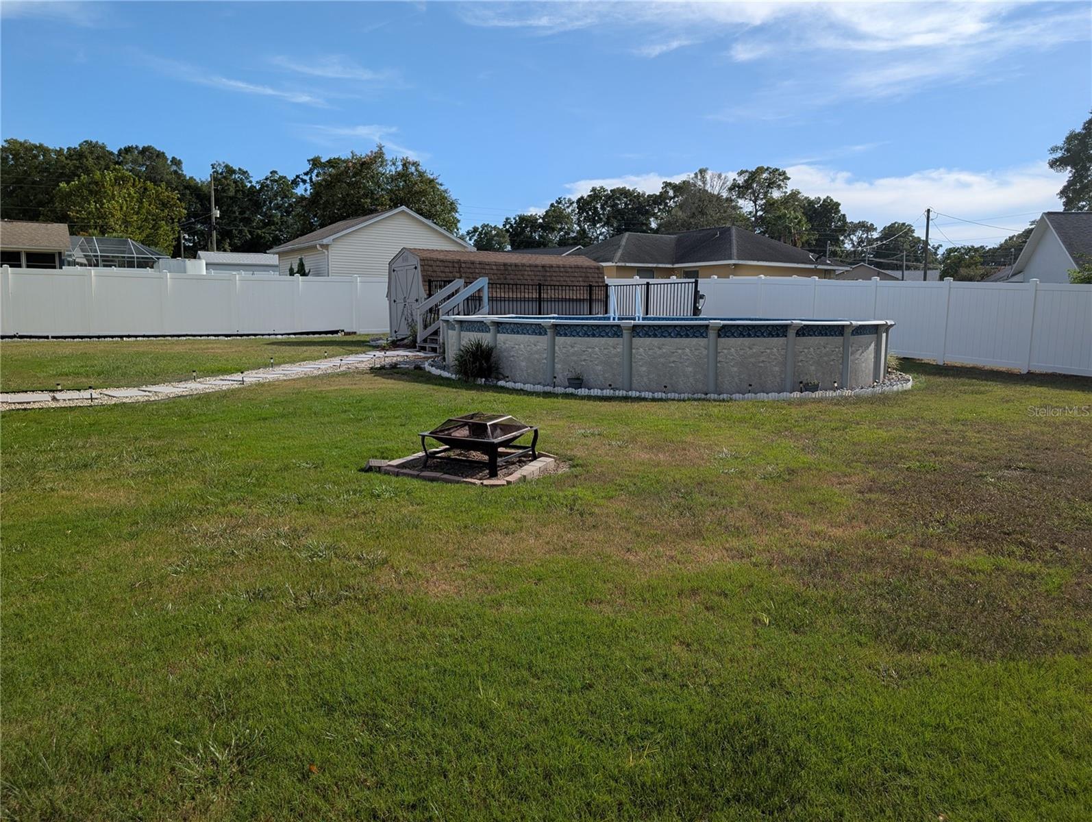 Listing photo id 16 for 4276 19th Avenue