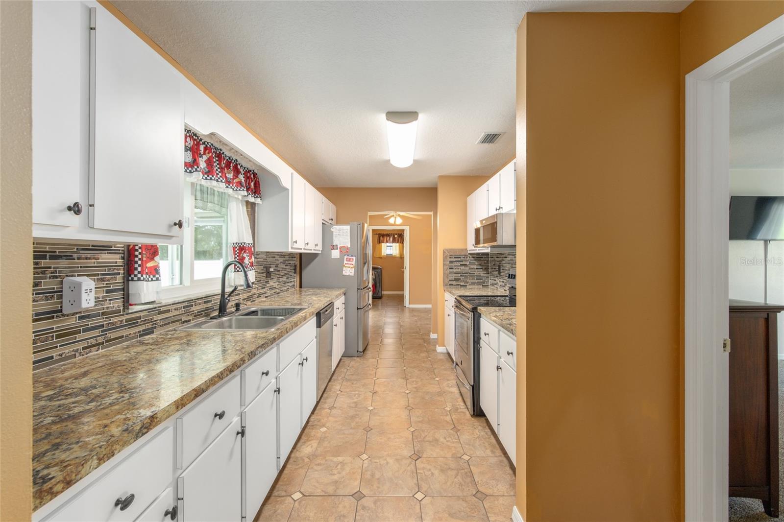 Image 21 of 65 For 4276 19th Avenue