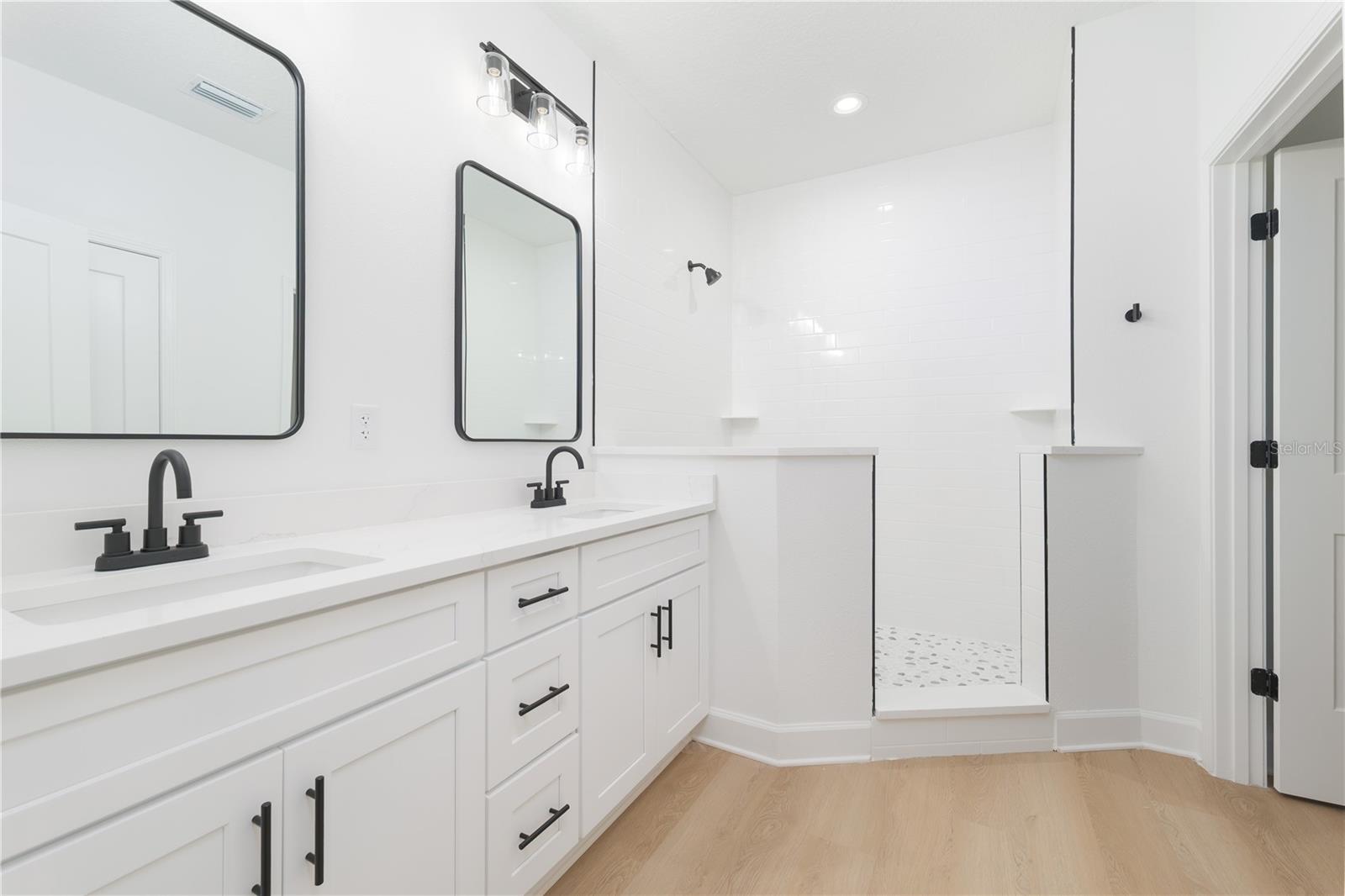 Image 13 of 27 For 241 35th Street