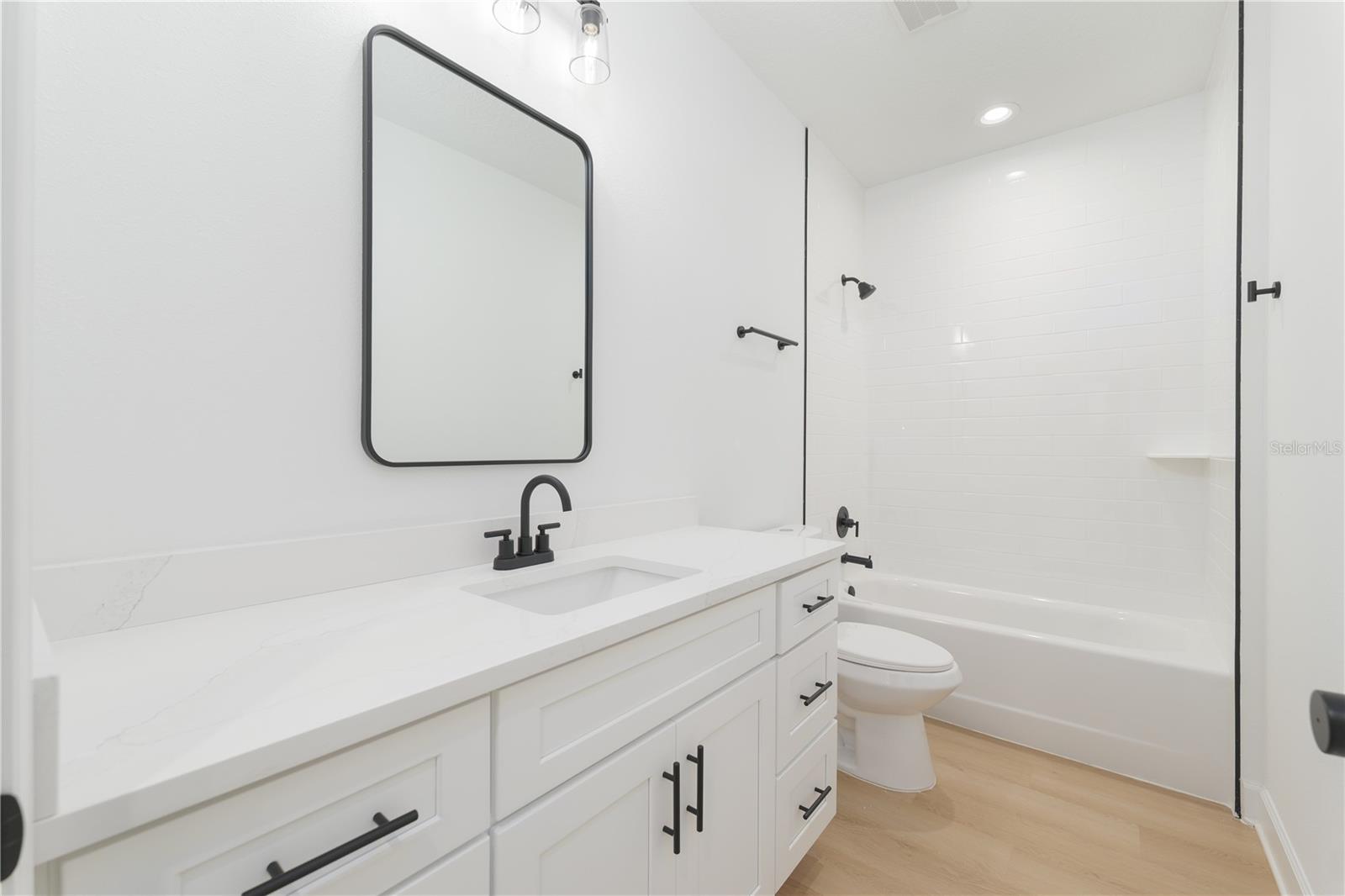 Image 24 of 27 For 241 35th Street