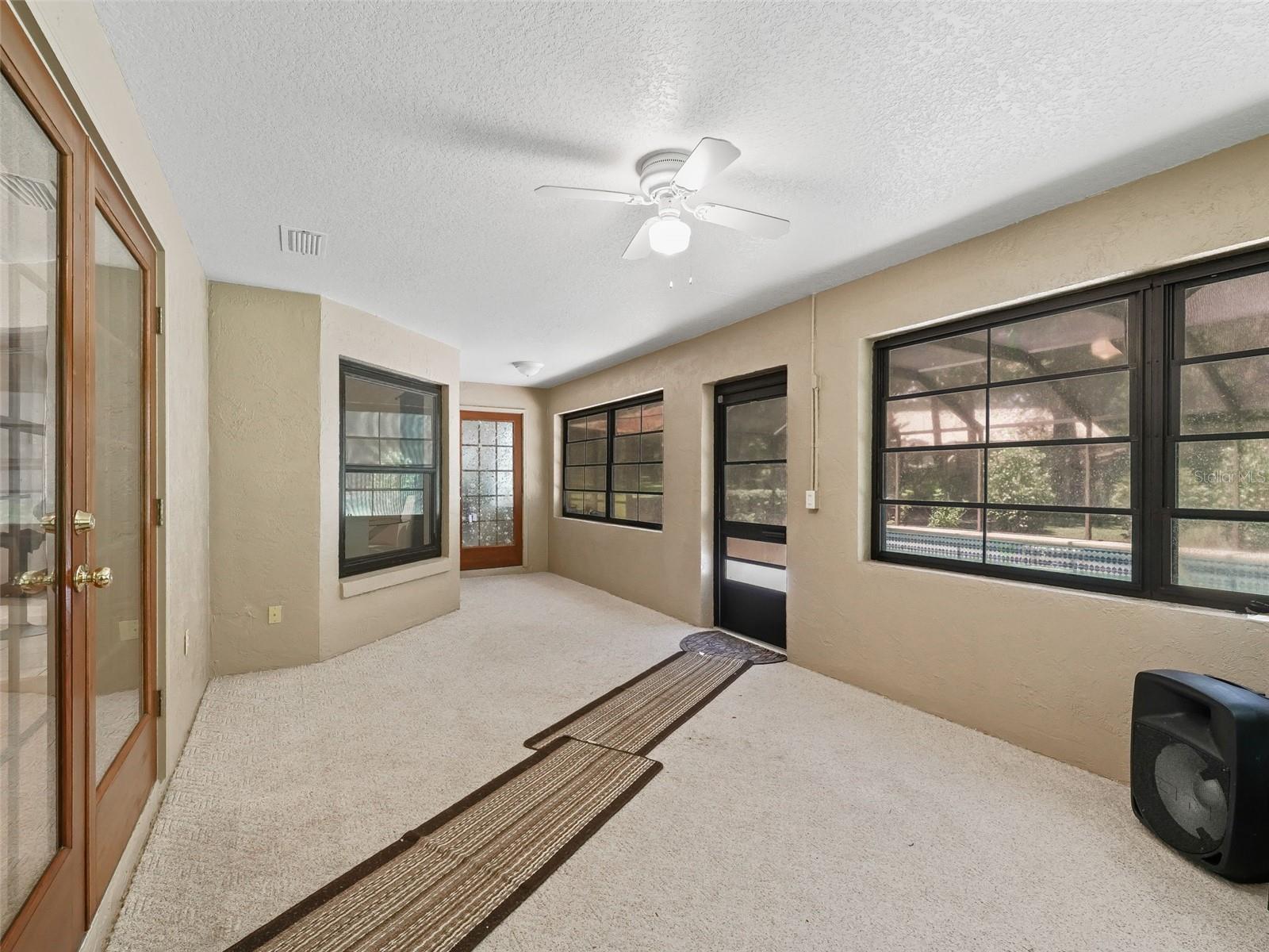 Image 19 of 30 For 42 Wood Ridge Drive