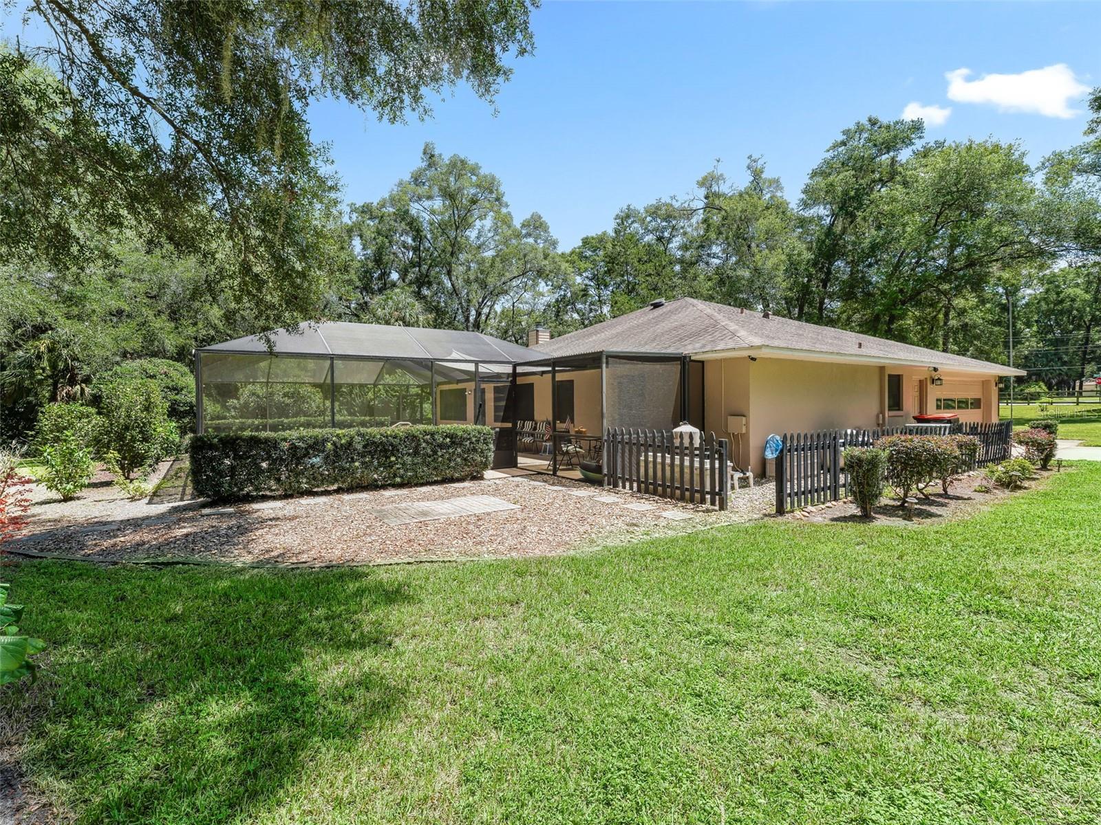 Image 22 of 30 For 42 Wood Ridge Drive