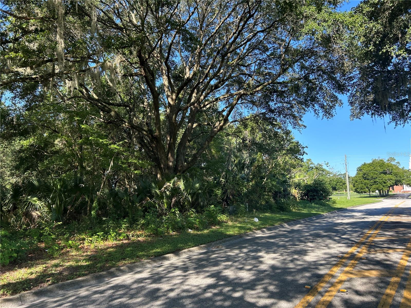 Image 3 of 4 For 1881 30th Avenue