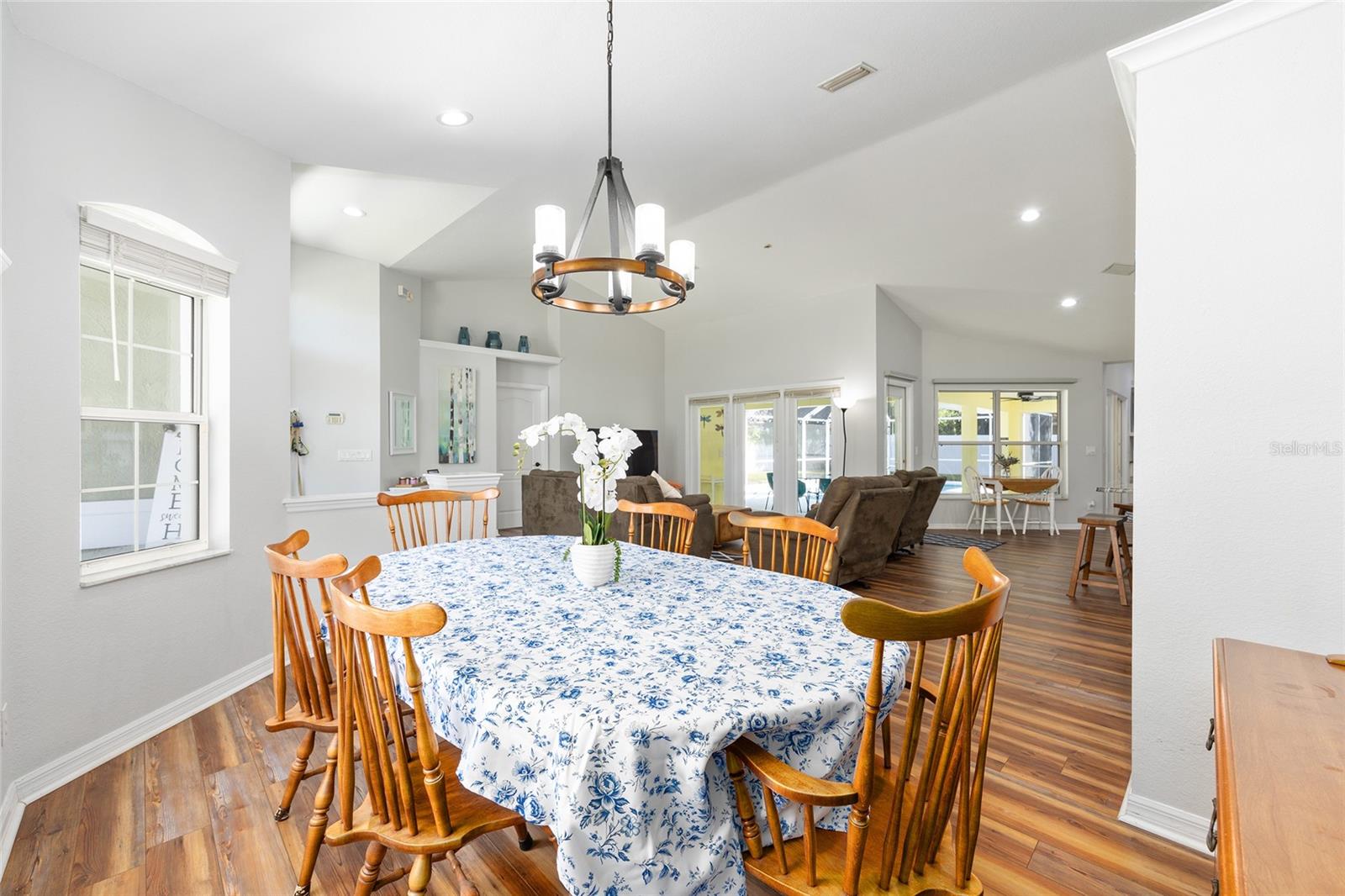 Image 8 of 50 For 5381 89th Place
