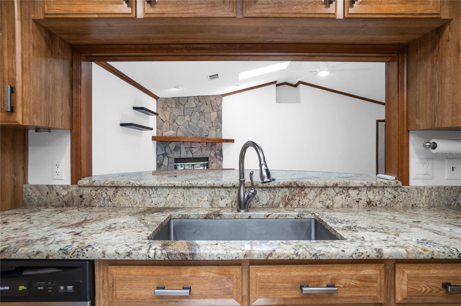 Image 19 of 64 For 5540 Rosedale Circle