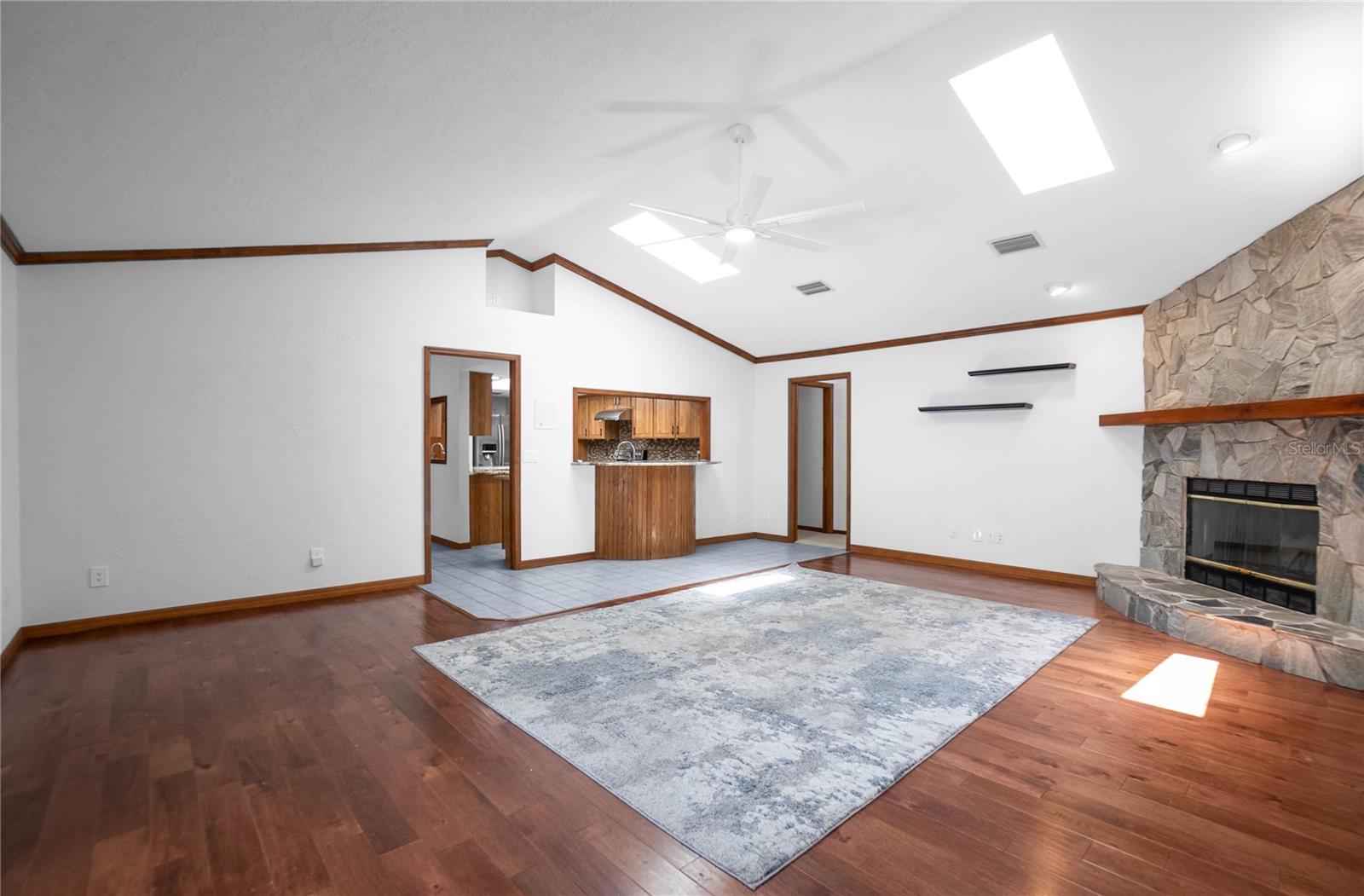 Image 21 of 64 For 5540 Rosedale Circle