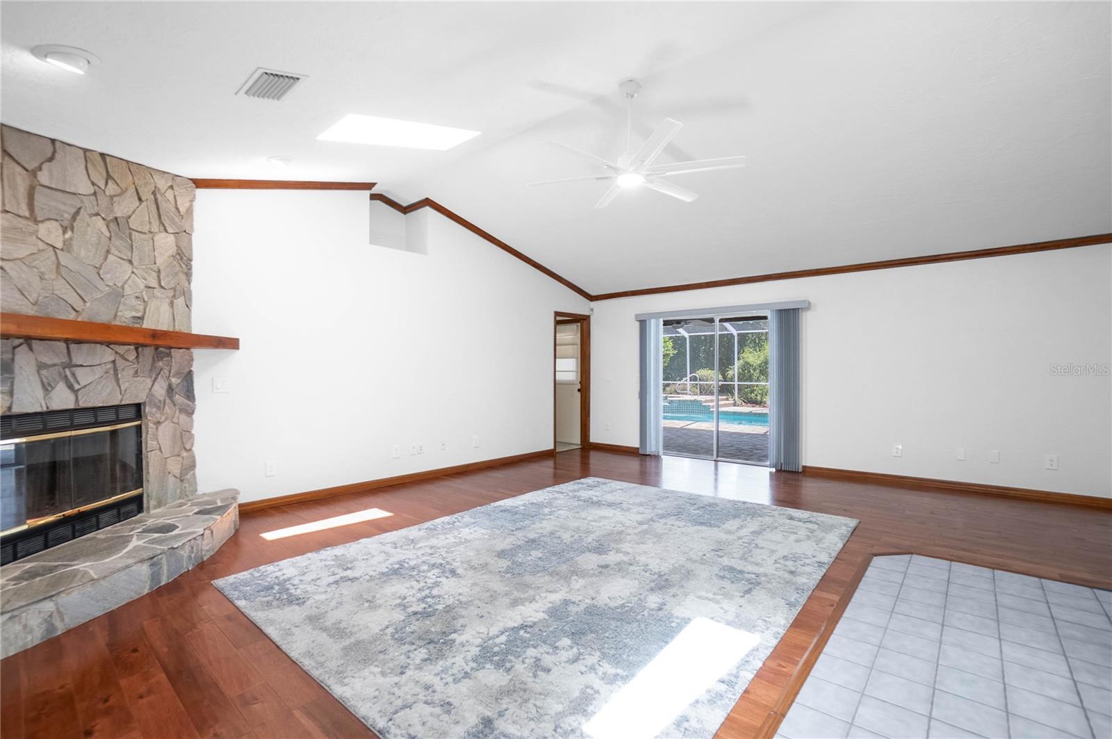 Image 22 of 64 For 5540 Rosedale Circle