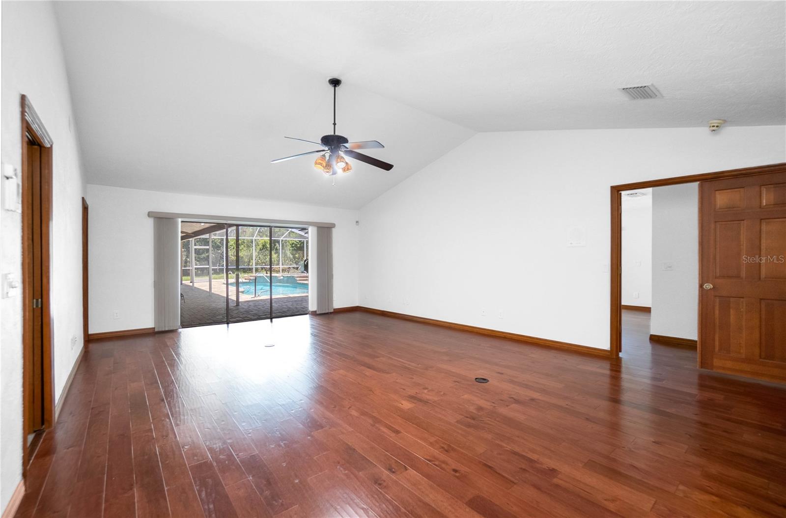 Image 7 of 64 For 5540 Rosedale Circle