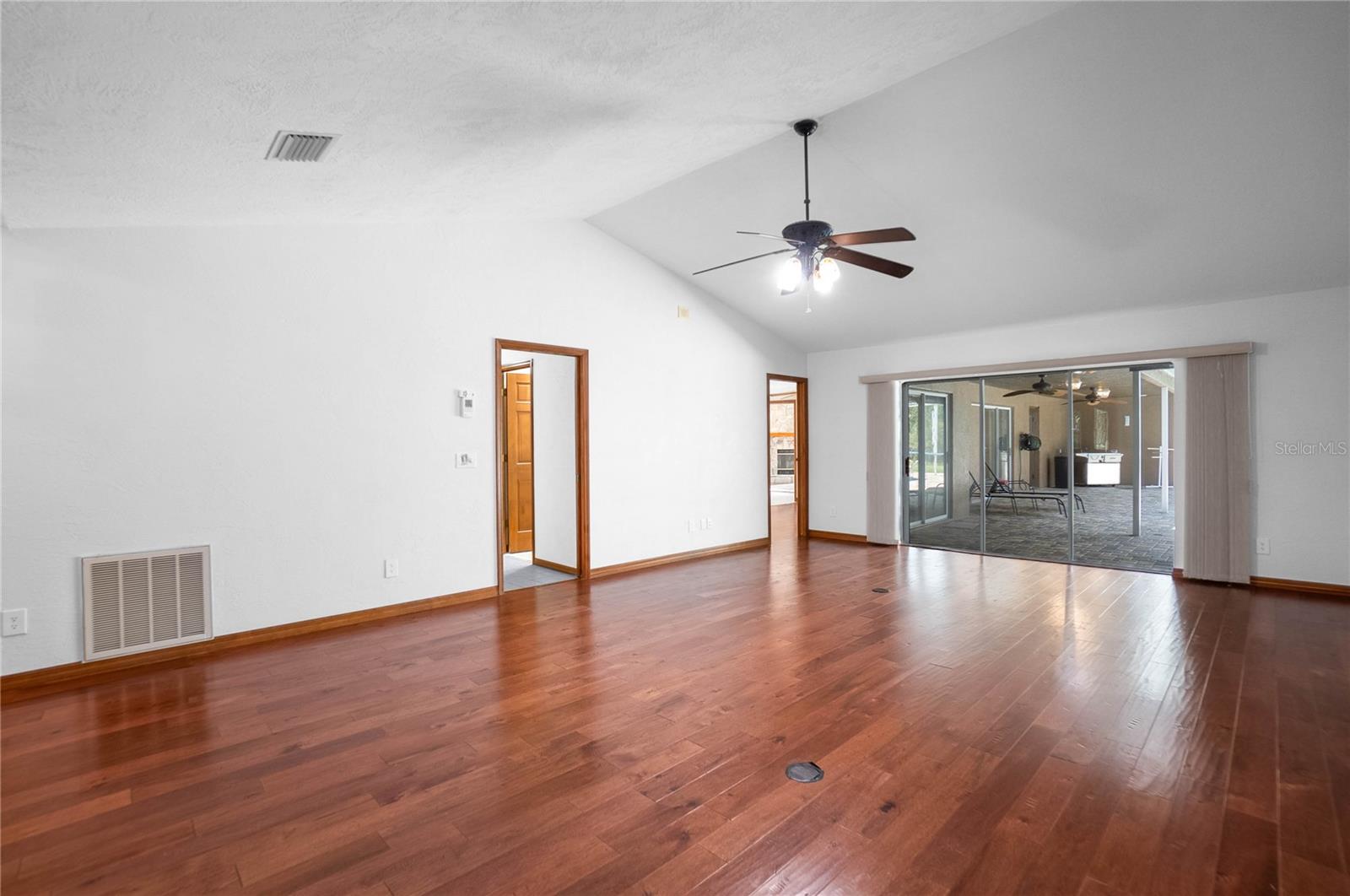 Image 8 of 64 For 5540 Rosedale Circle