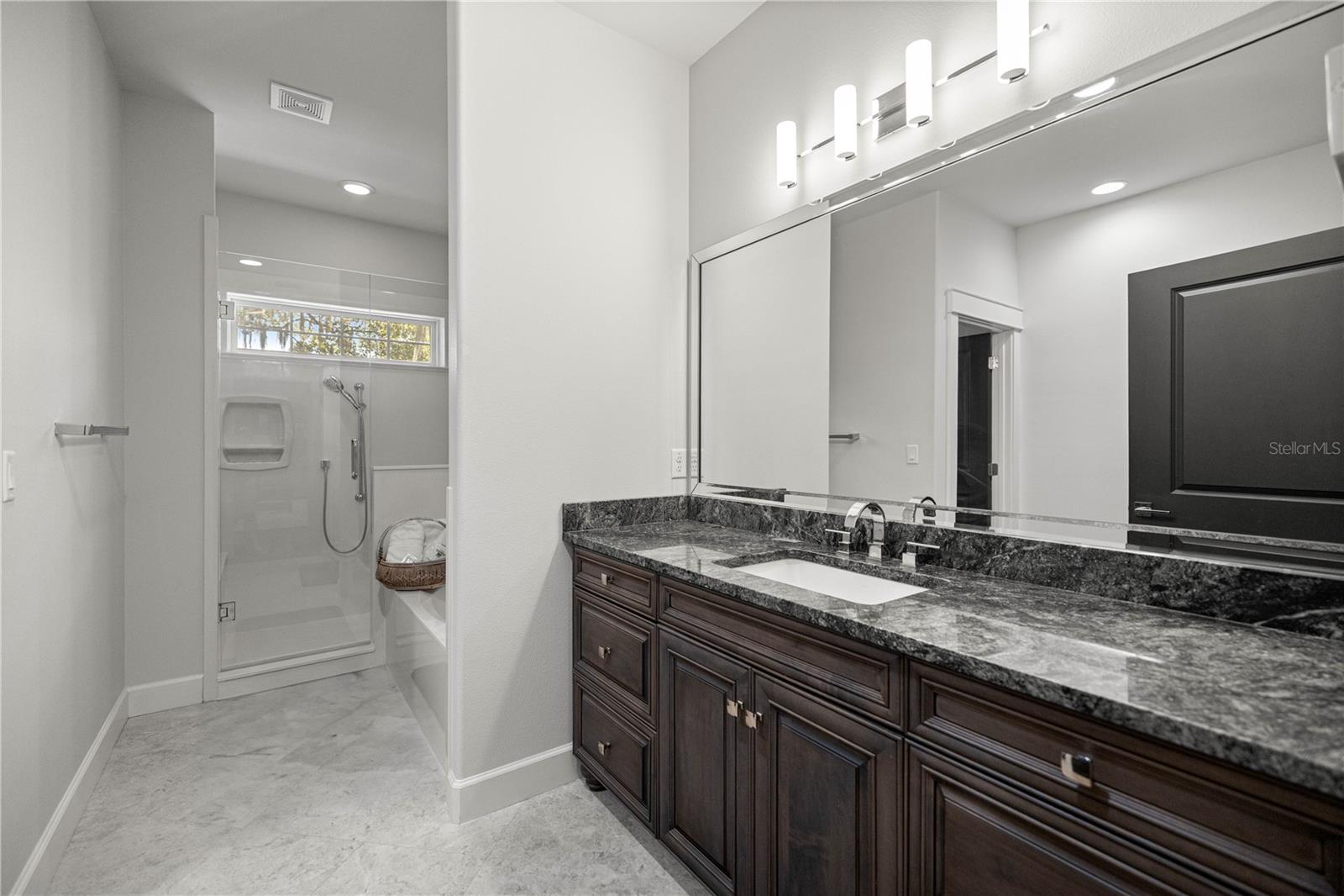 Image 41 of 51 For 1151 10th Street