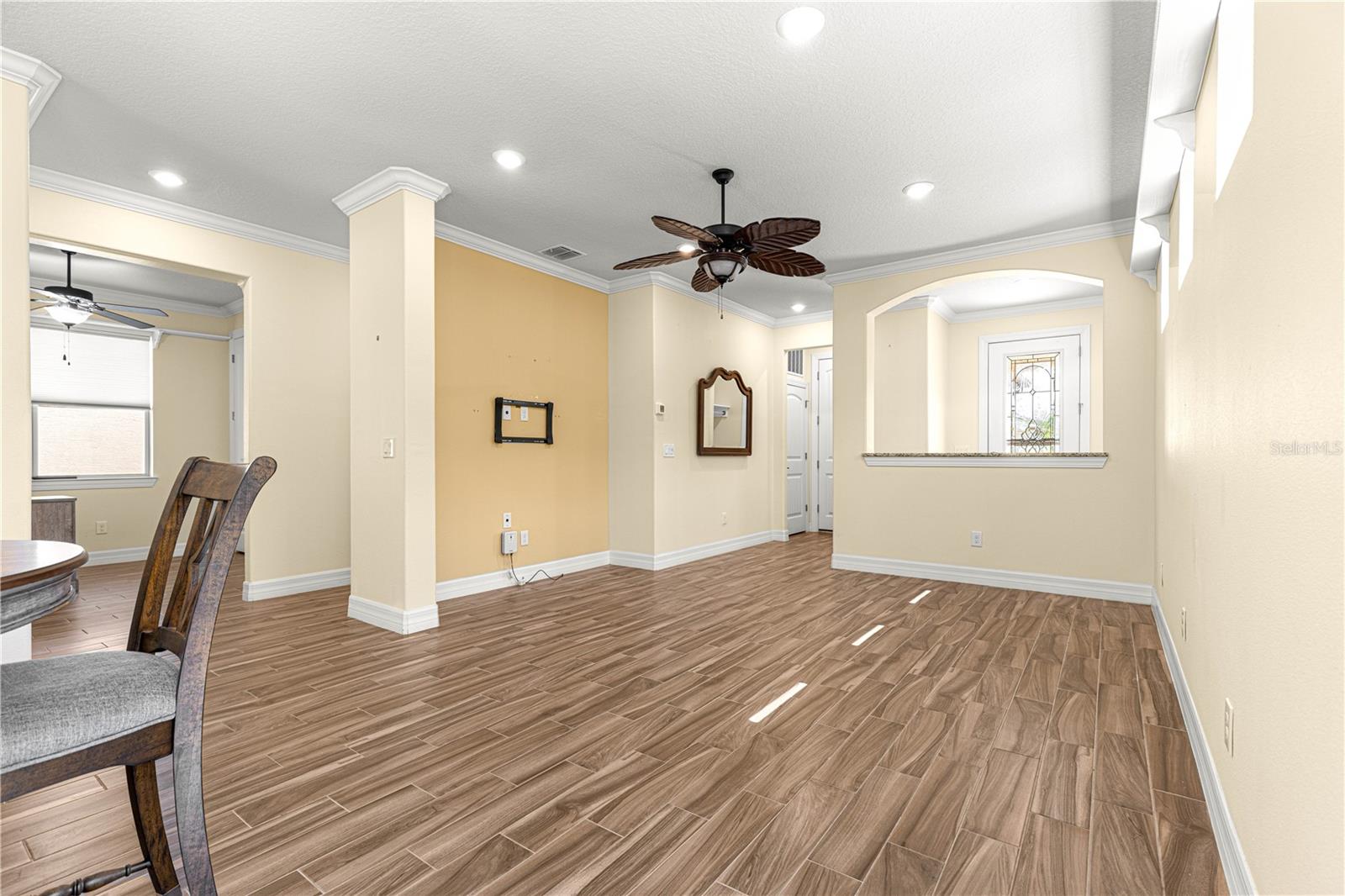 Image 6 of 51 For 9672 63rd Loop