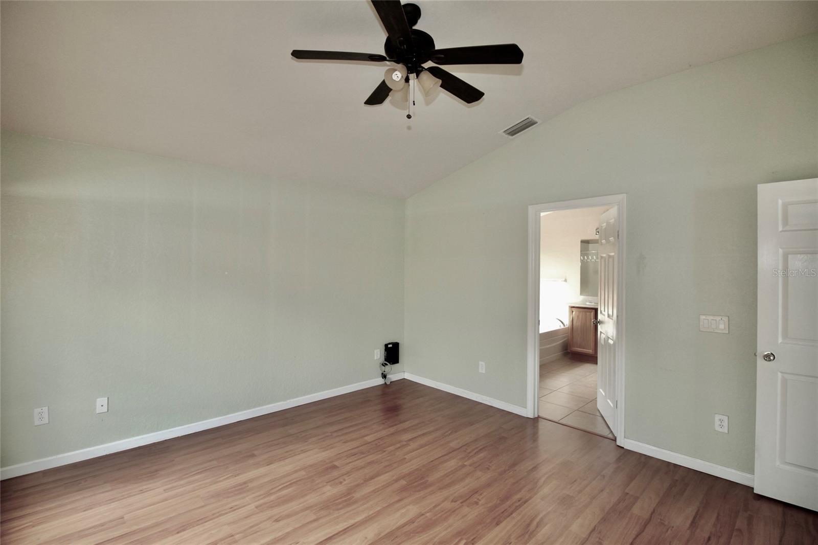 Image 19 of 52 For 5739 40th Street