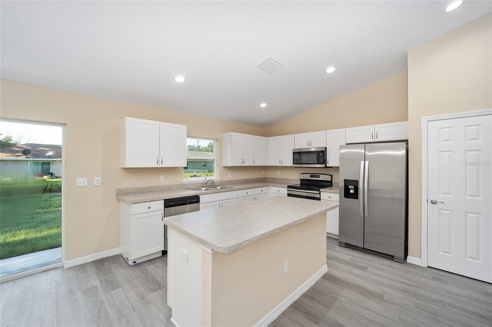 Image 4 of 15 For 23243 Beach Blvd