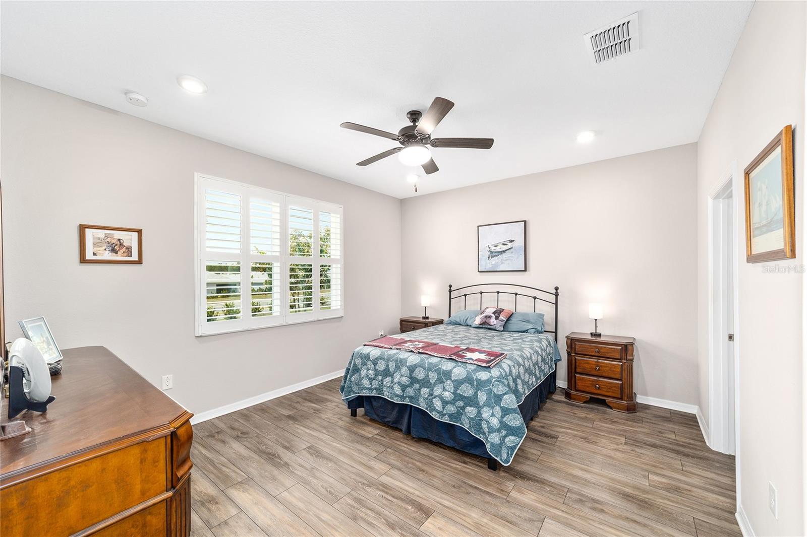 Image 19 of 34 For 10394 96th Loop