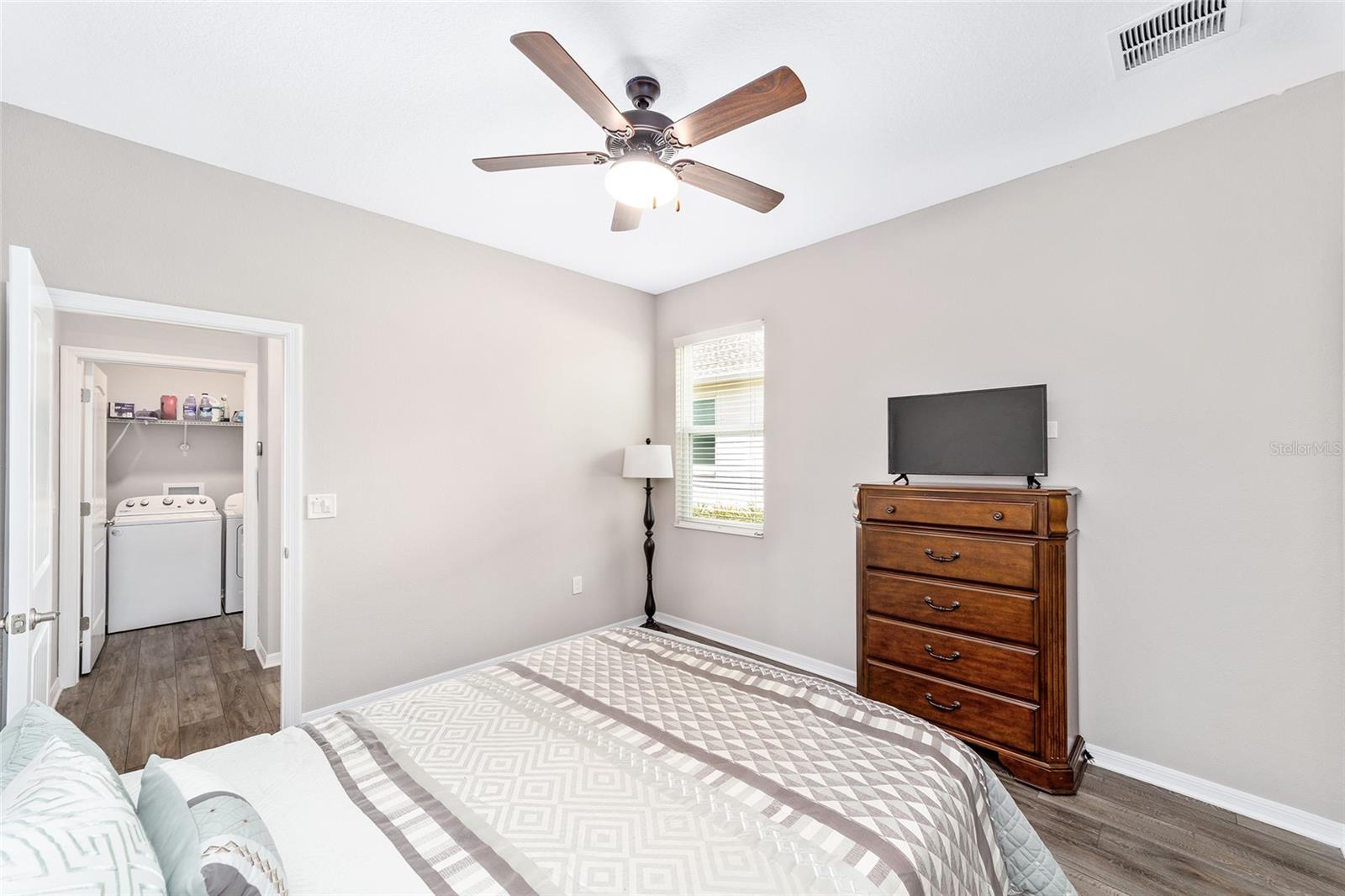 Image 28 of 34 For 10394 96th Loop