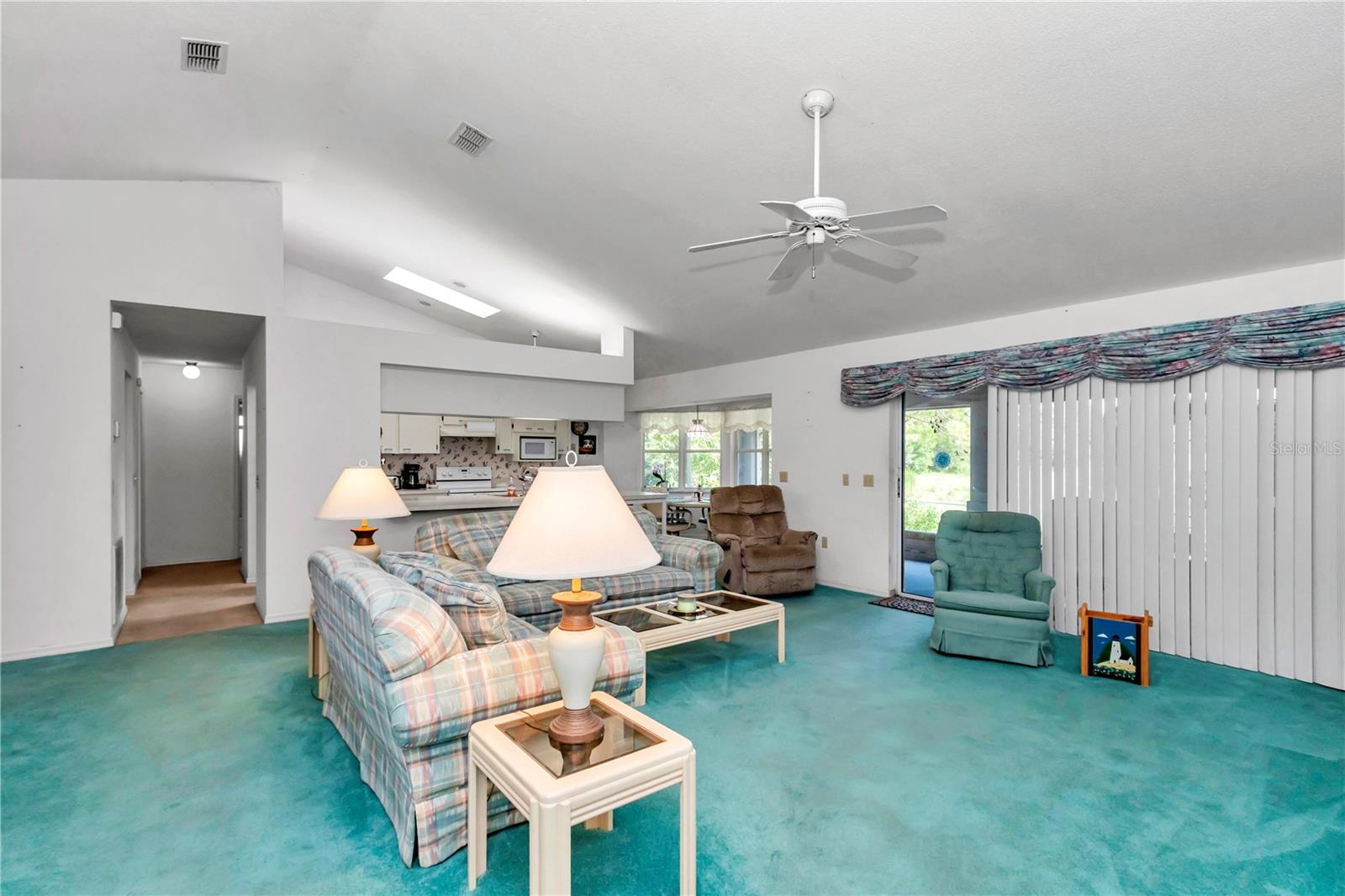 Listing photo id 13 for 481 151st Terrace