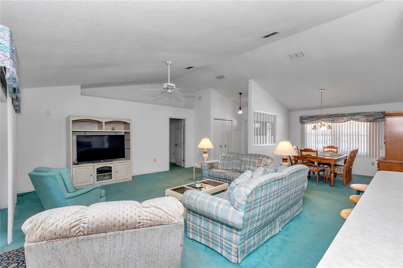 Listing photo id 15 for 481 151st Terrace