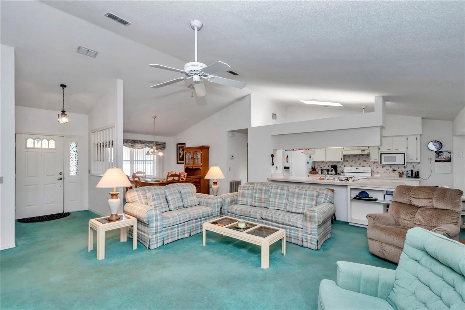 Listing photo id 16 for 481 151st Terrace