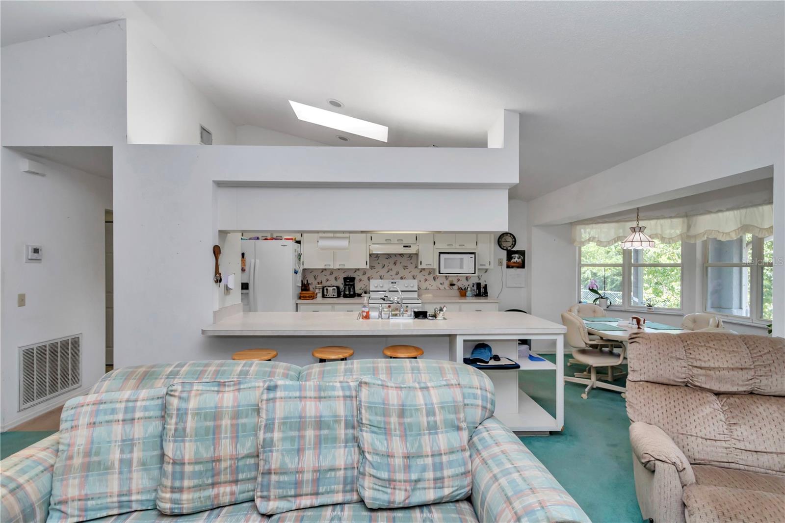 Listing photo id 17 for 481 151st Terrace