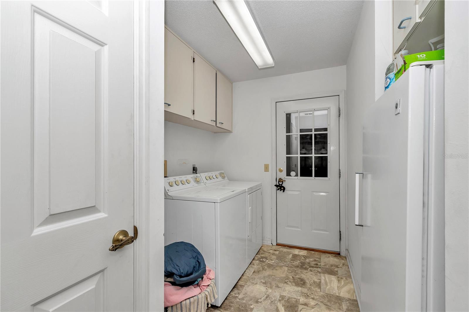 Listing photo id 28 for 481 151st Terrace