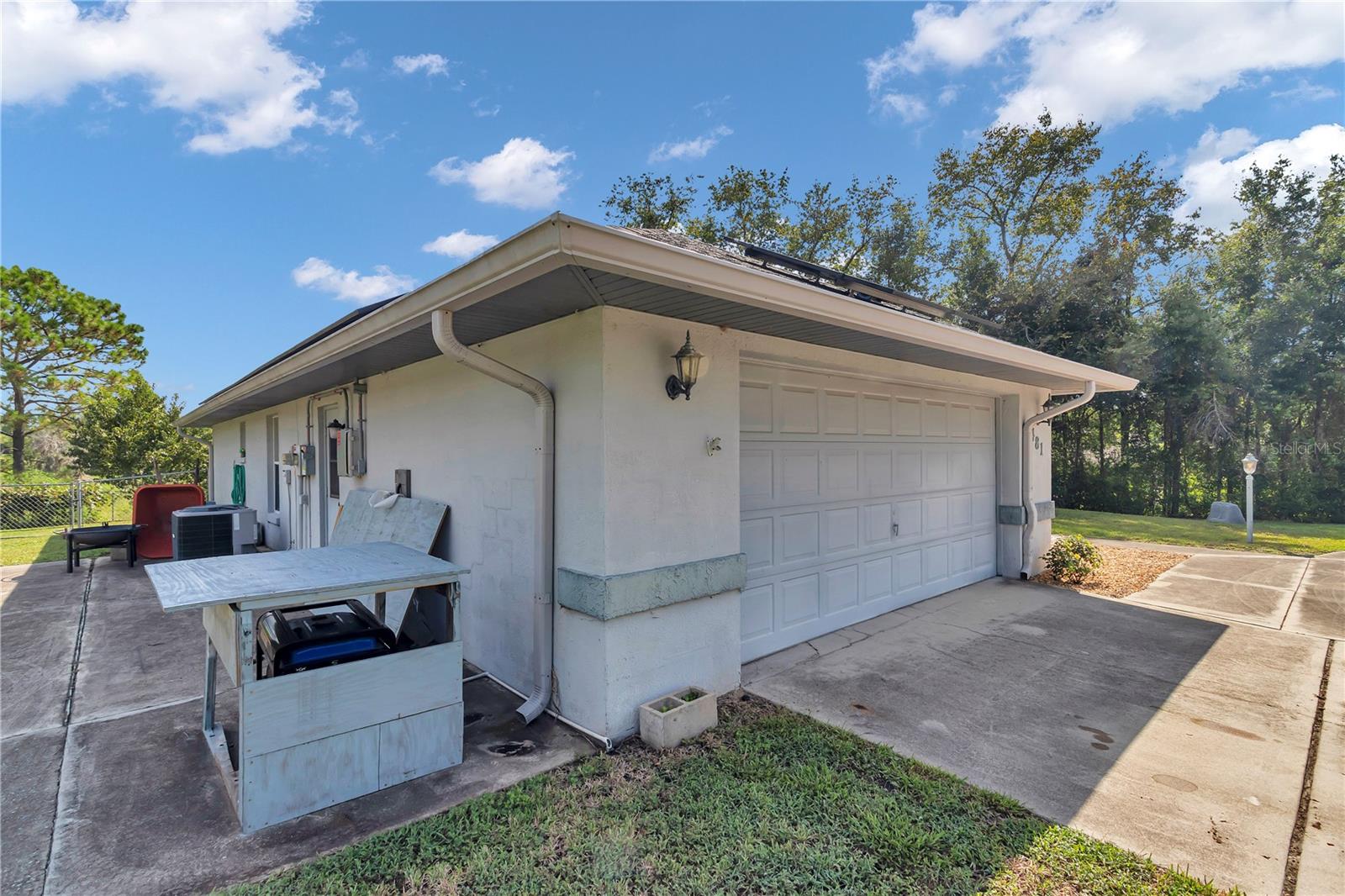 Listing photo id 2 for 481 151st Terrace