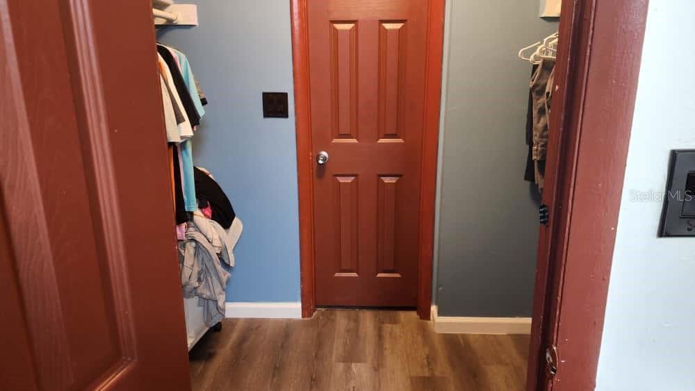 Image 21 of 27 For 21348 40th Circle Court