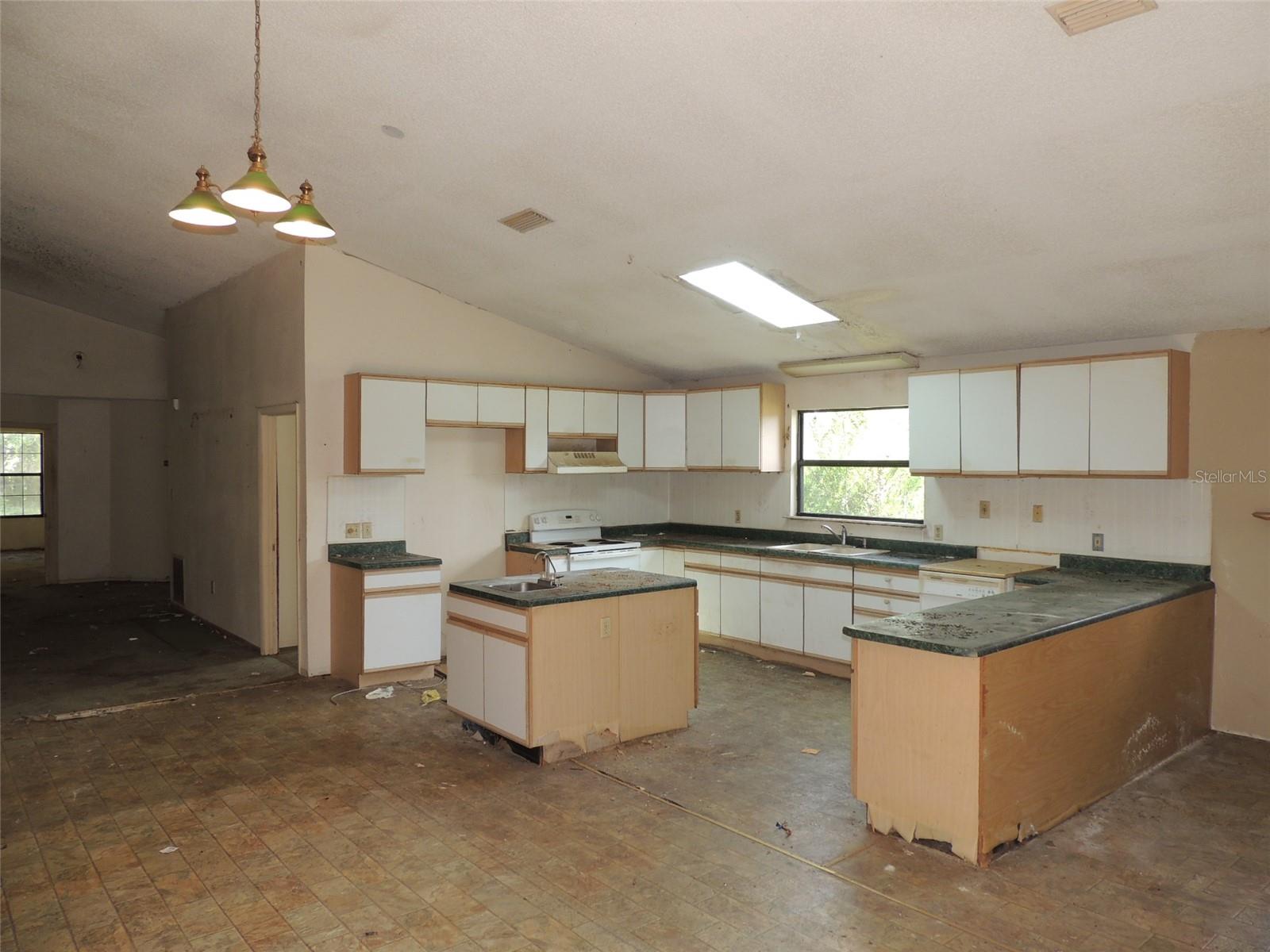 Image 17 of 52 For 1650 140th Avenue
