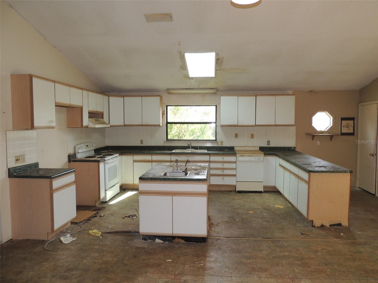 Image 20 of 52 For 1650 140th Avenue