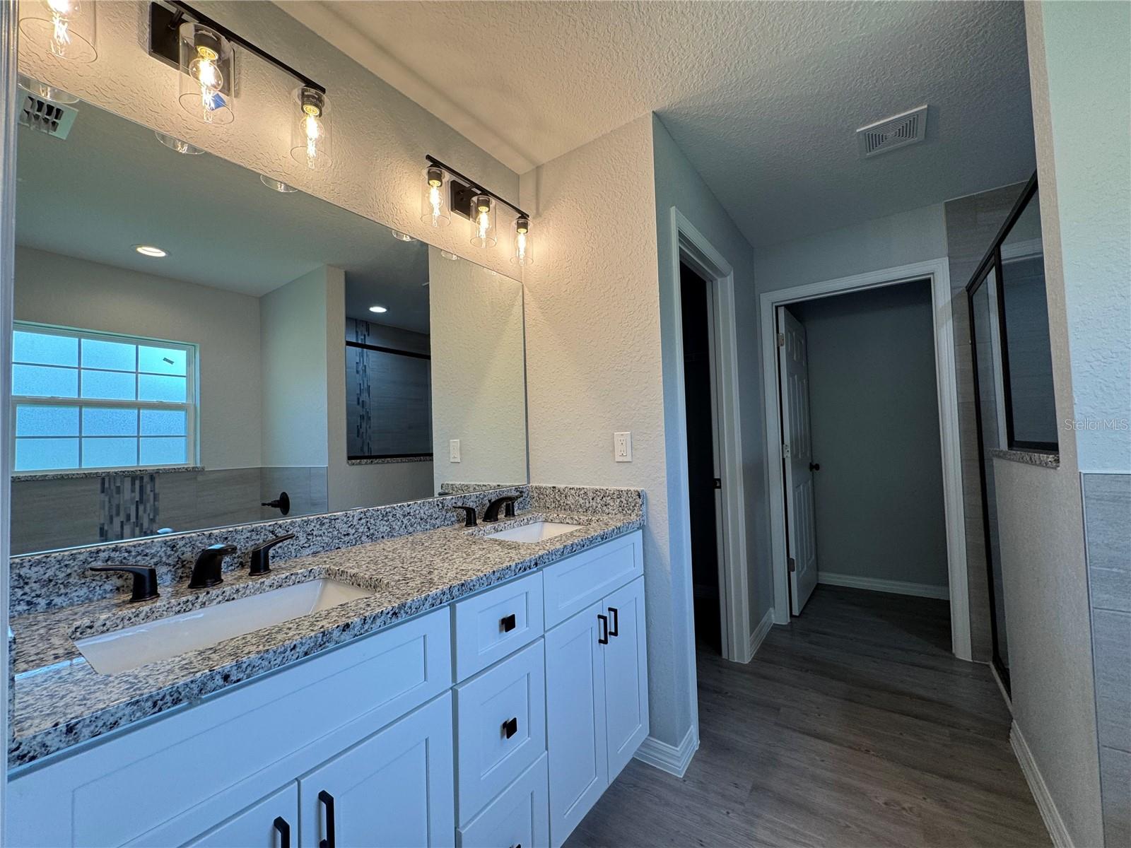 Image 11 of 28 For 19 45th Loop