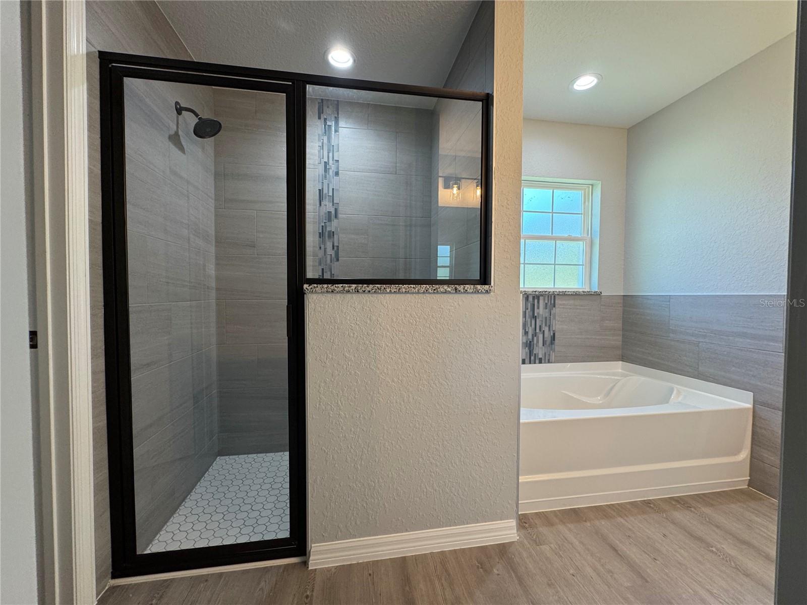 Image 14 of 28 For 19 45th Loop