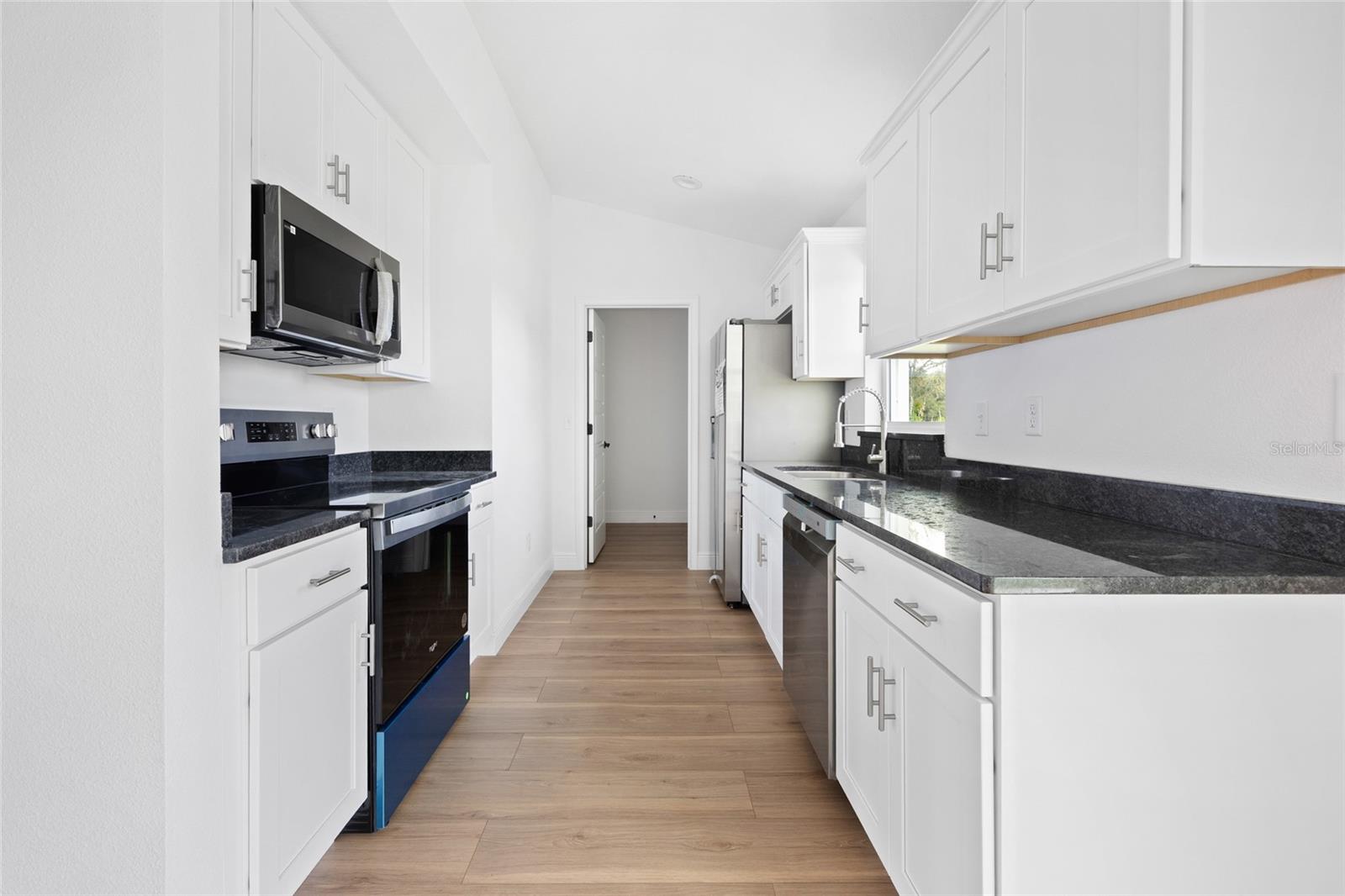 Image 13 of 34 For 13081 107th Street