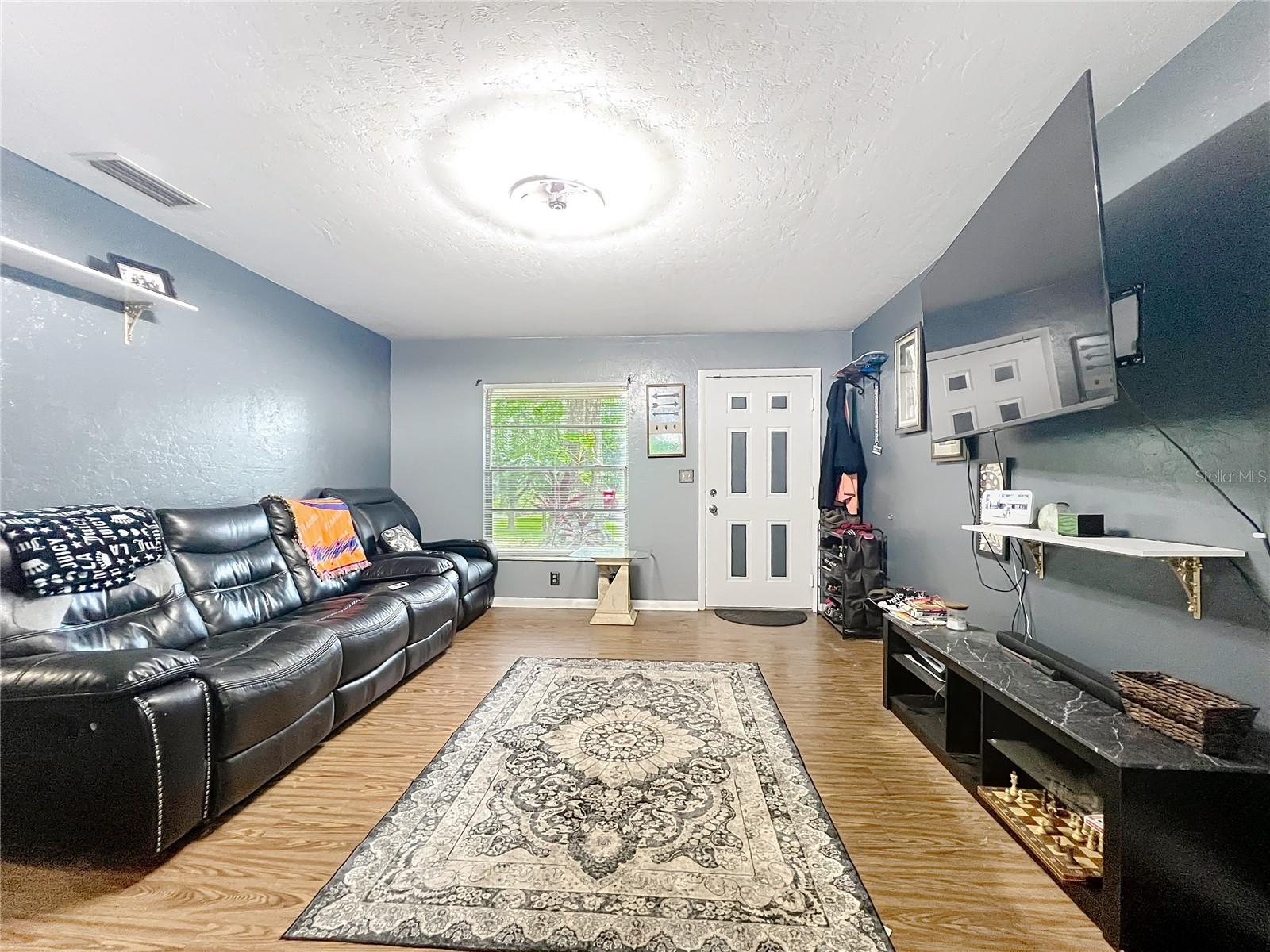 Image 5 of 40 For 3611 15th Avenue