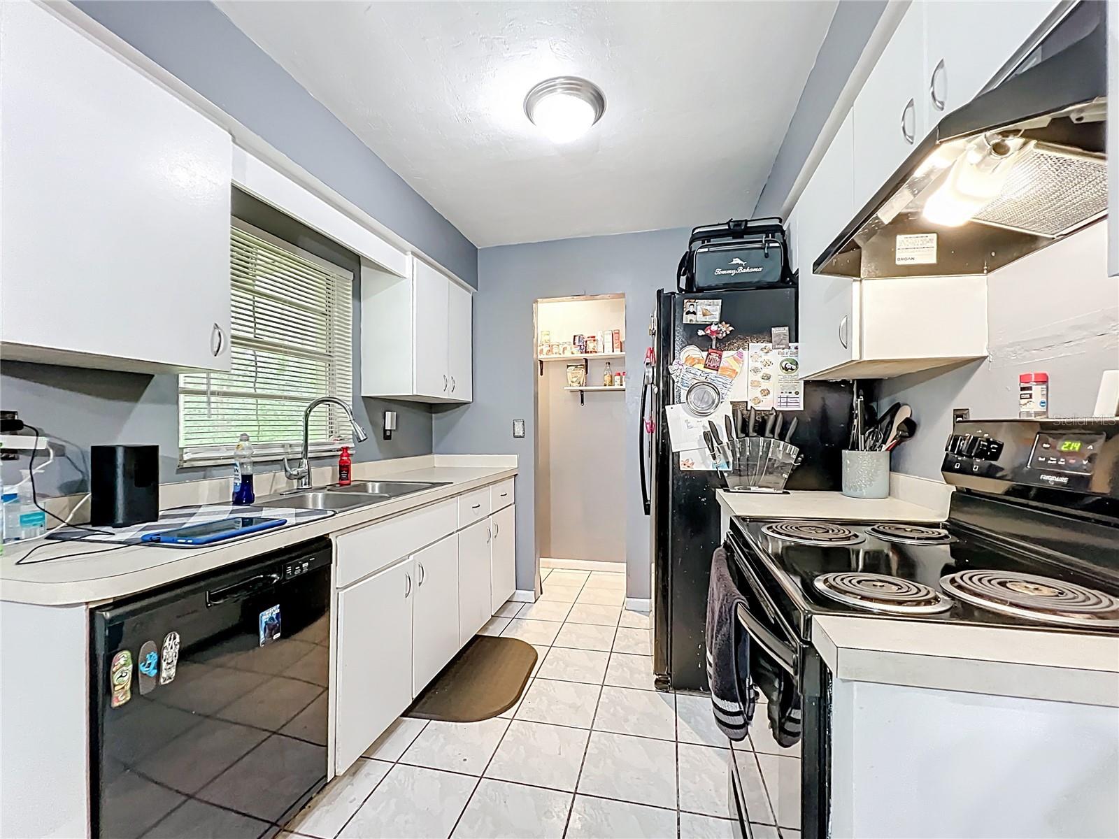 Image 9 of 40 For 3611 15th Avenue