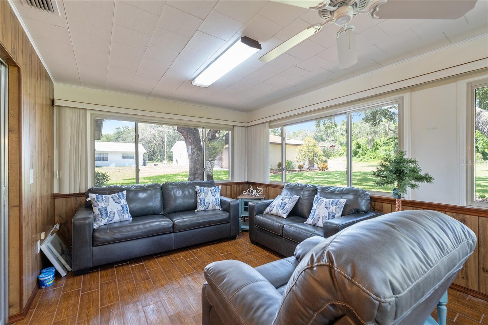Image 33 of 45 For 36903 Hilltop Drive