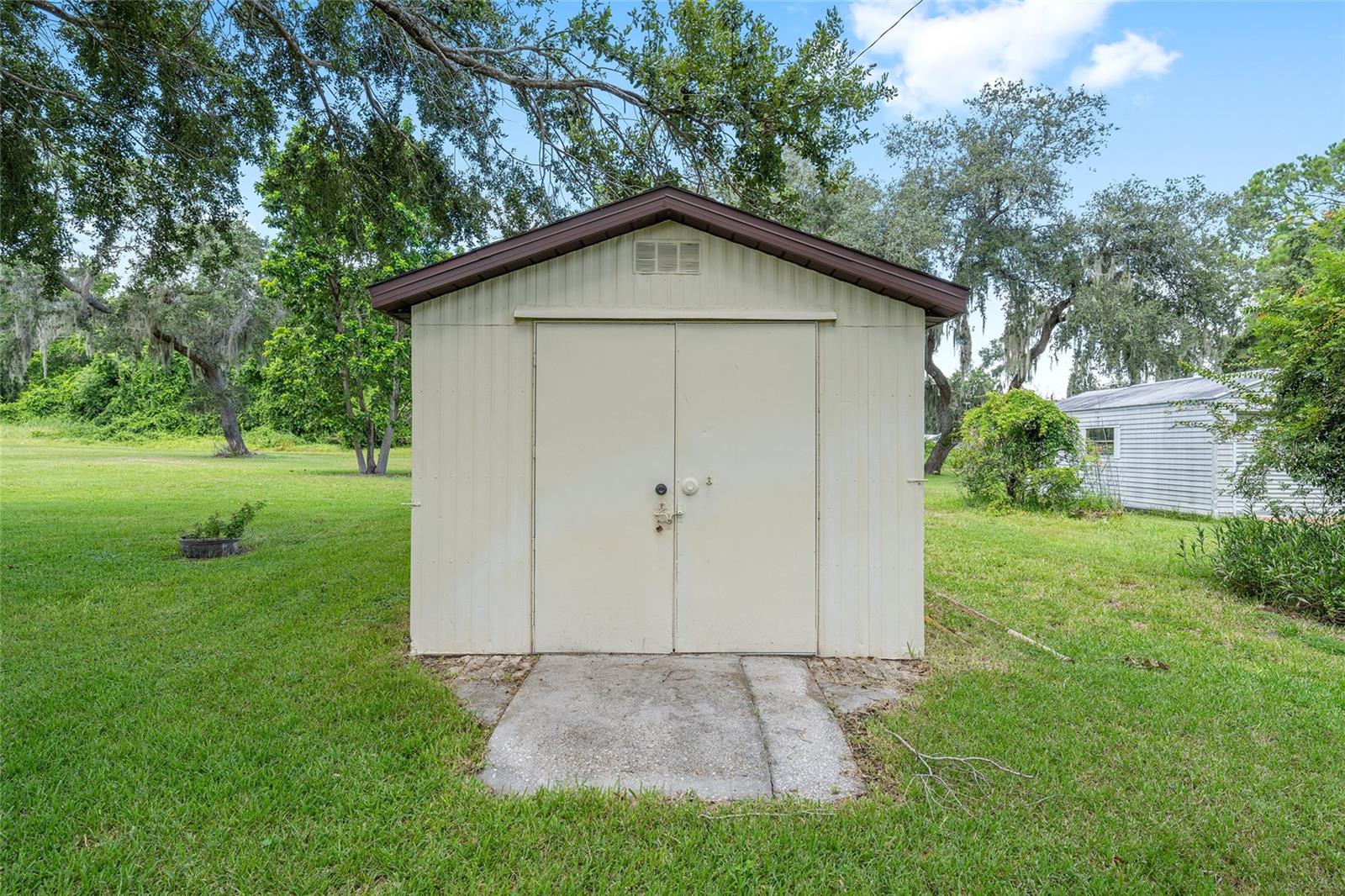 Image 4 of 45 For 36903 Hilltop Drive