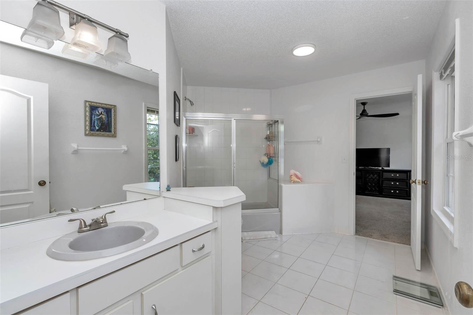 Image 31 of 57 For 9 Forest View Way