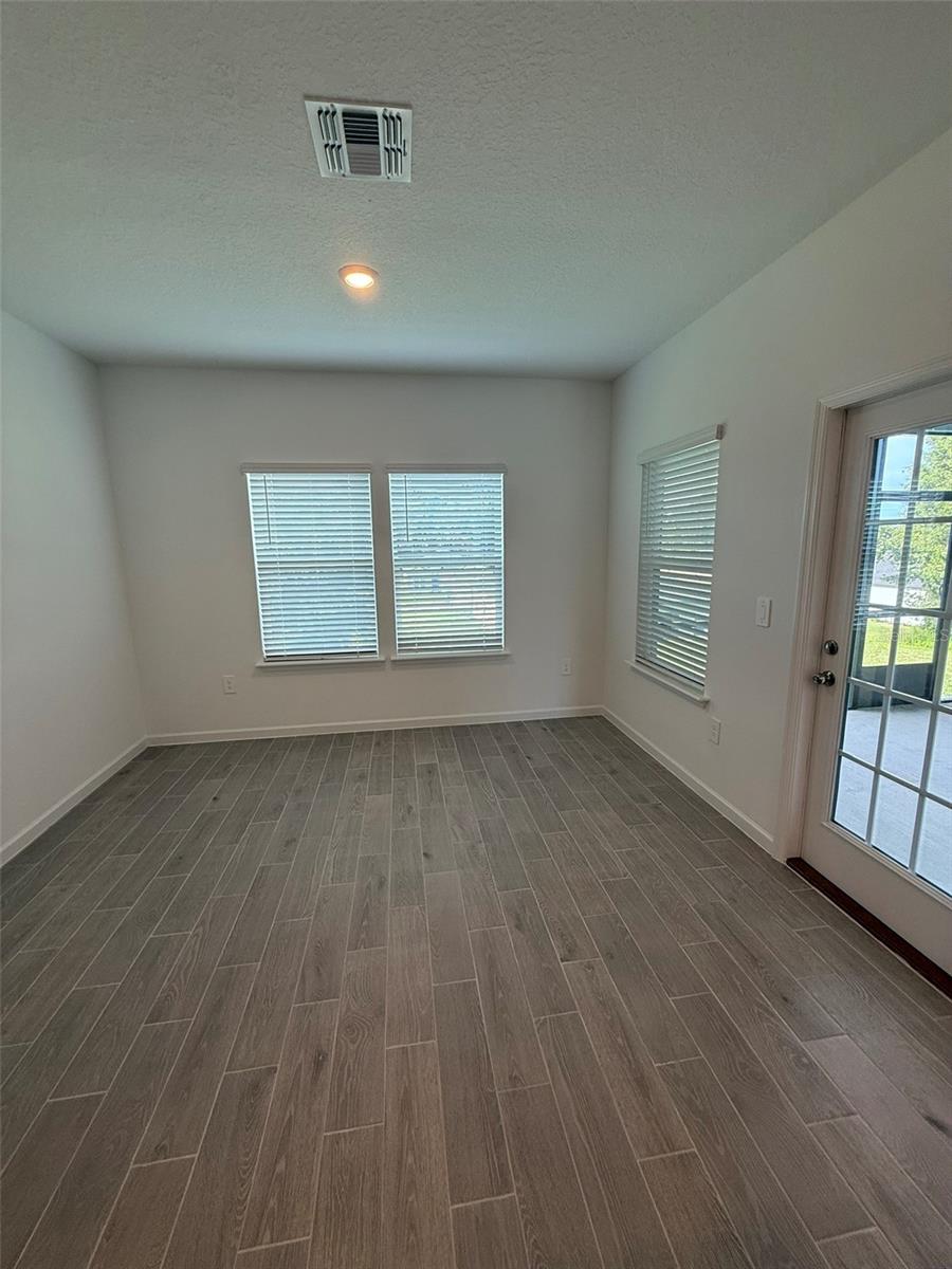 Listing photo id 8 for 19444 78th Place