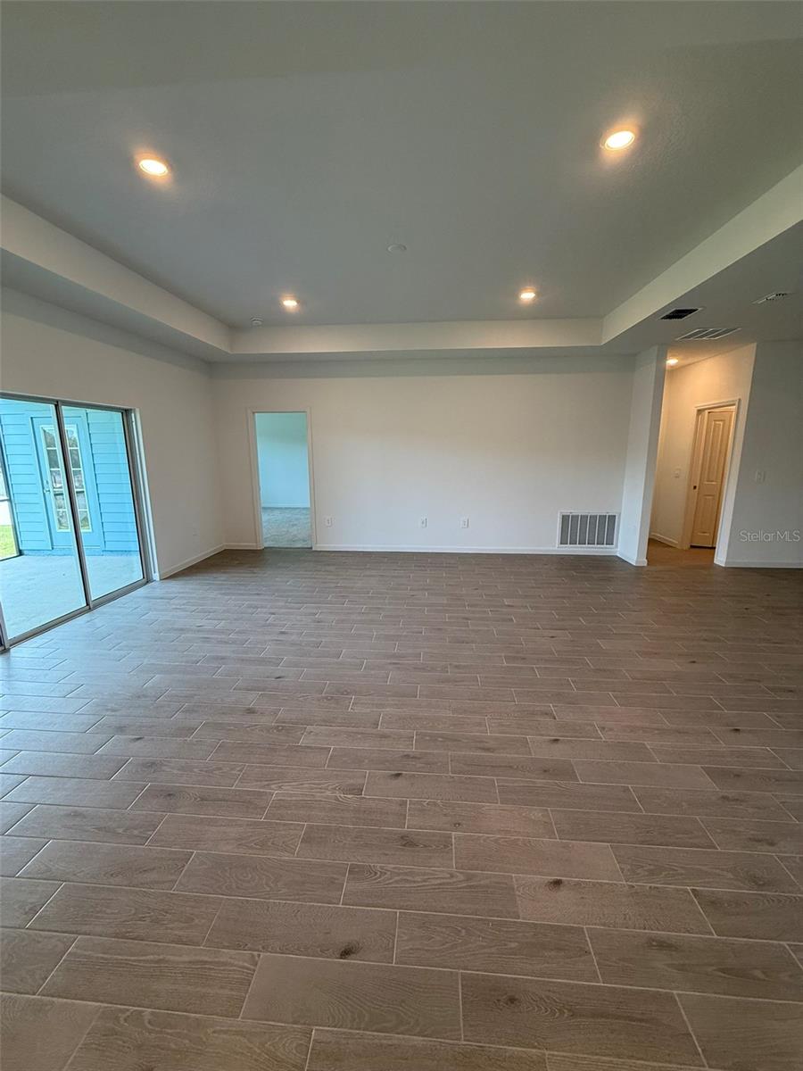 Listing photo id 9 for 19444 78th Place