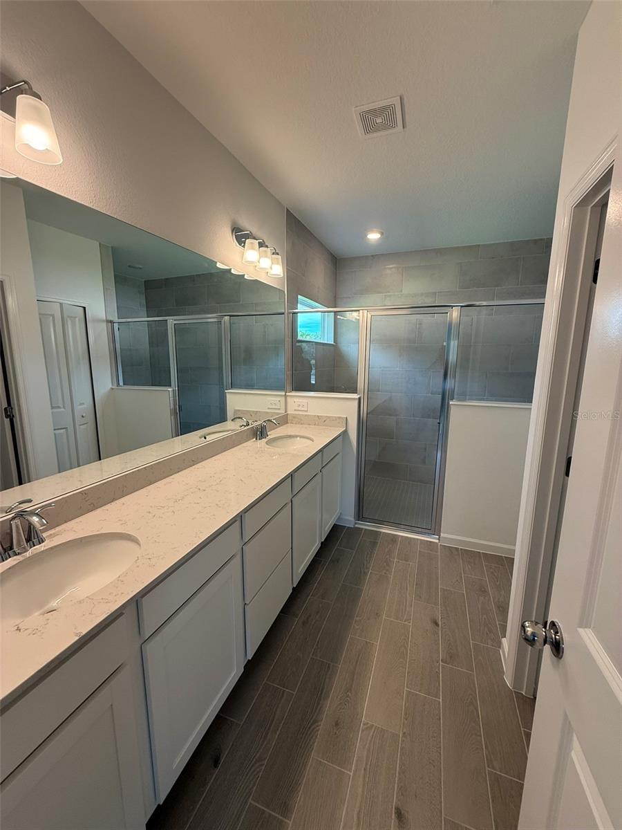Listing photo id 12 for 19444 78th Place
