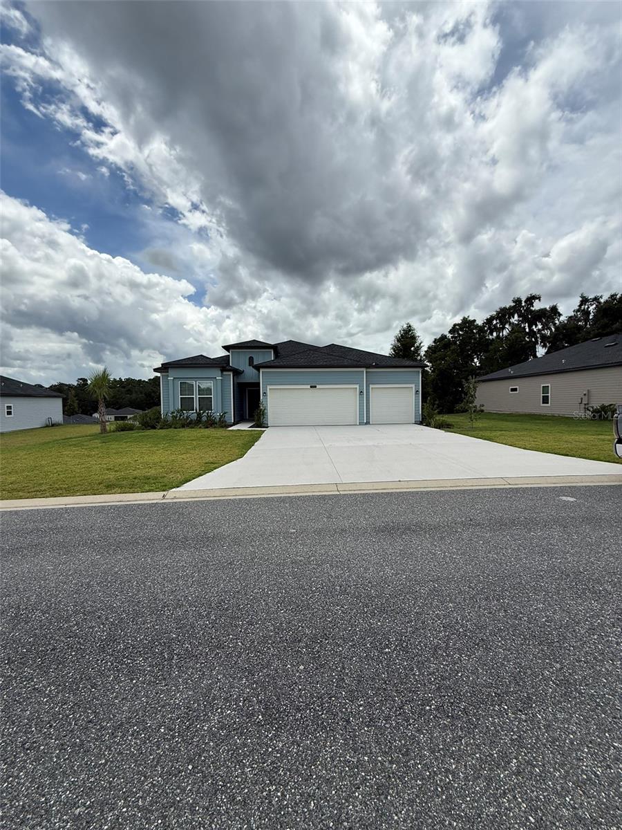 Listing photo id 0 for 19444 78th Place