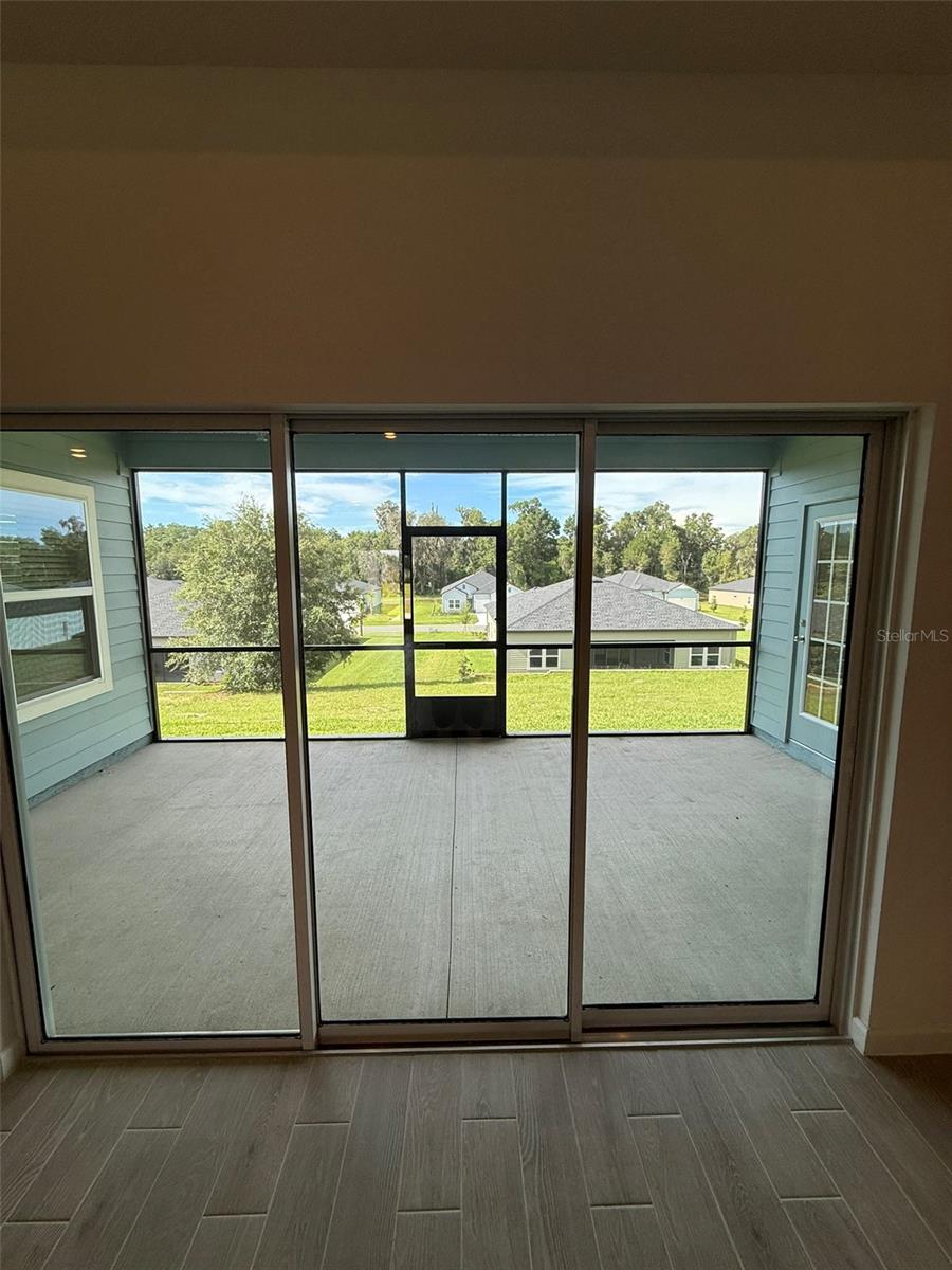 Listing photo id 18 for 19444 78th Place