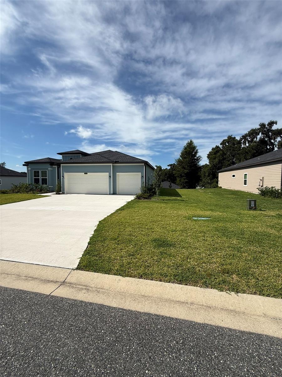 Listing photo id 1 for 19444 78th Place