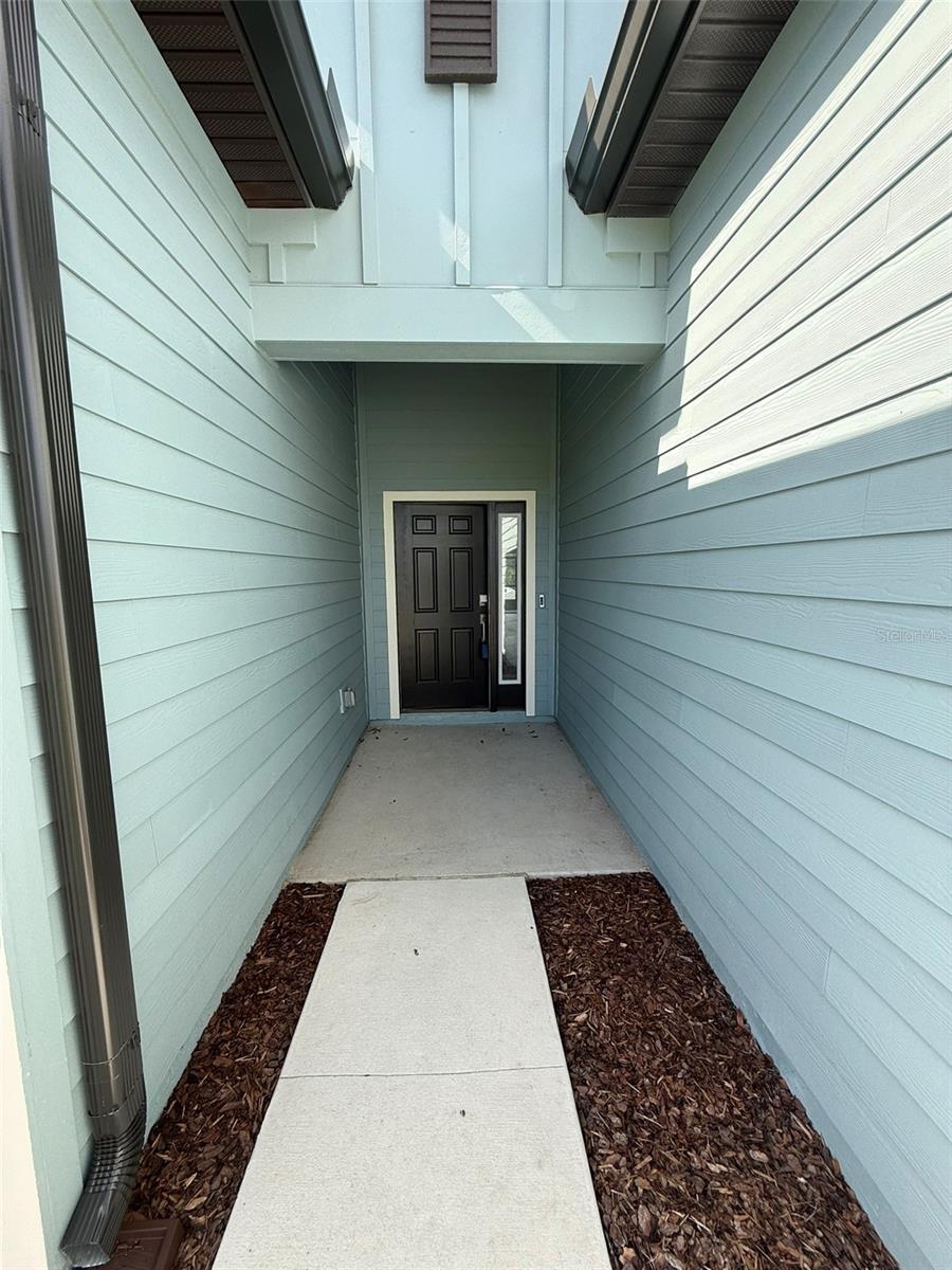 Listing photo id 3 for 19444 78th Place